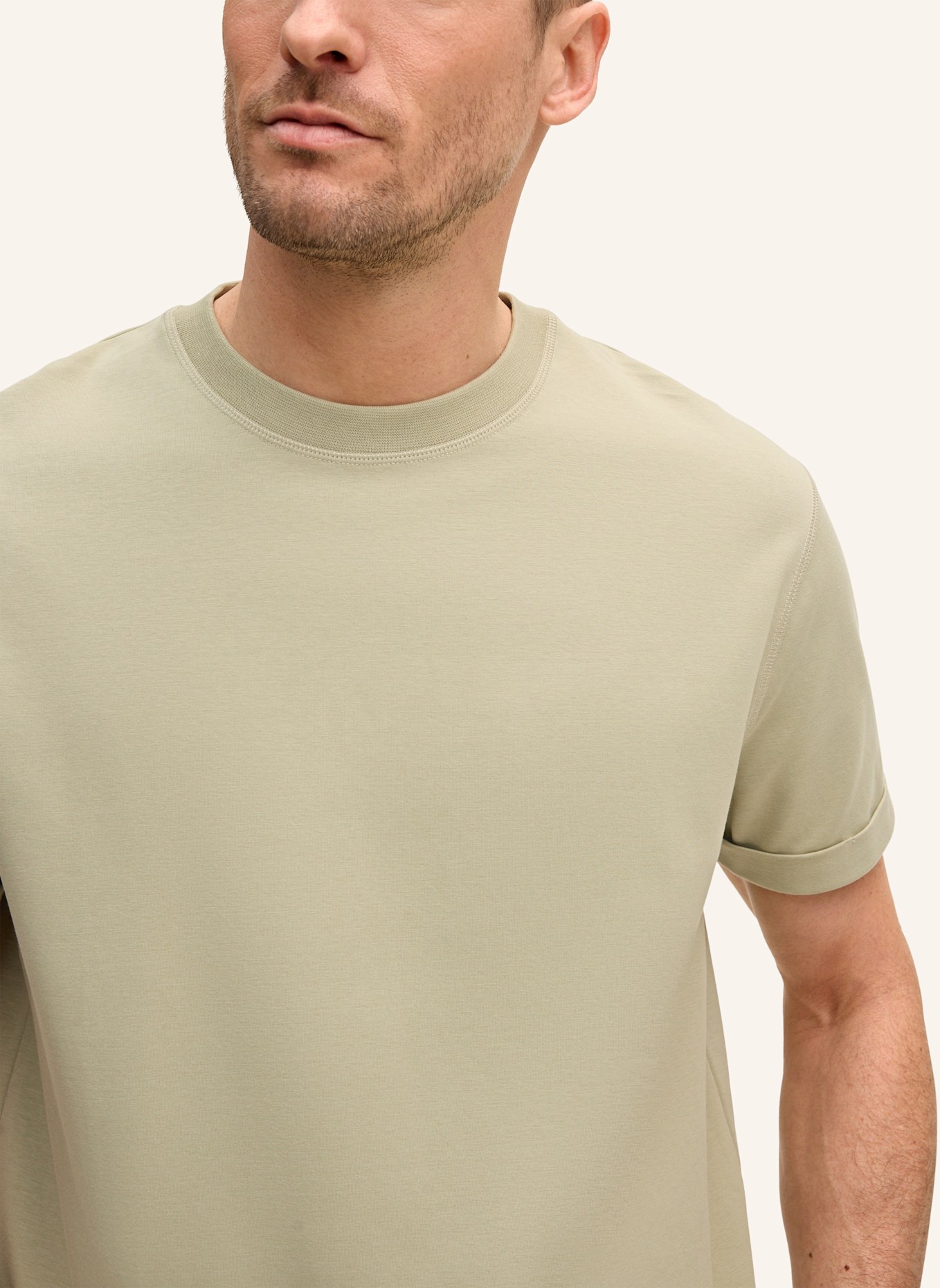 windsor. T-Shirt: OLIV