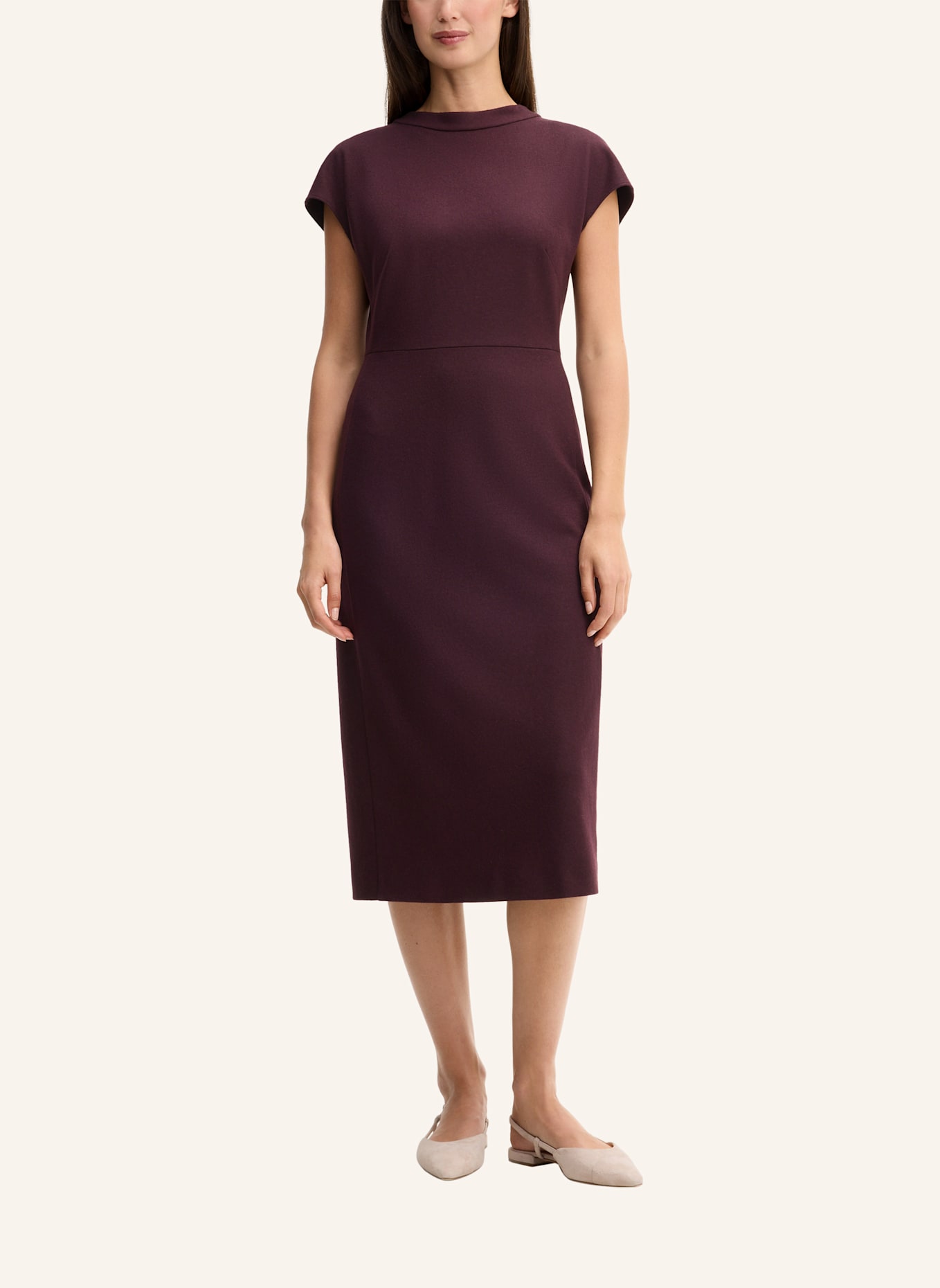 windsor. Kleid: DUNKELROT