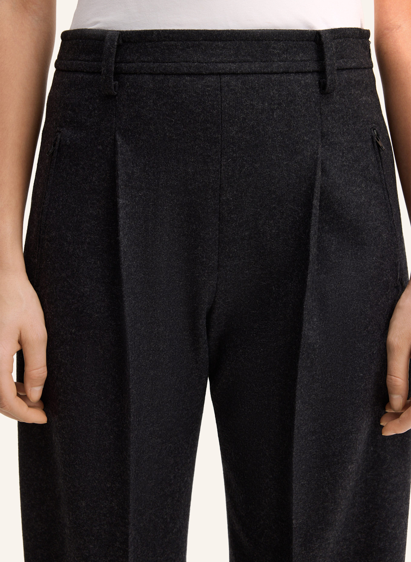 windsor. Hose: GRAU