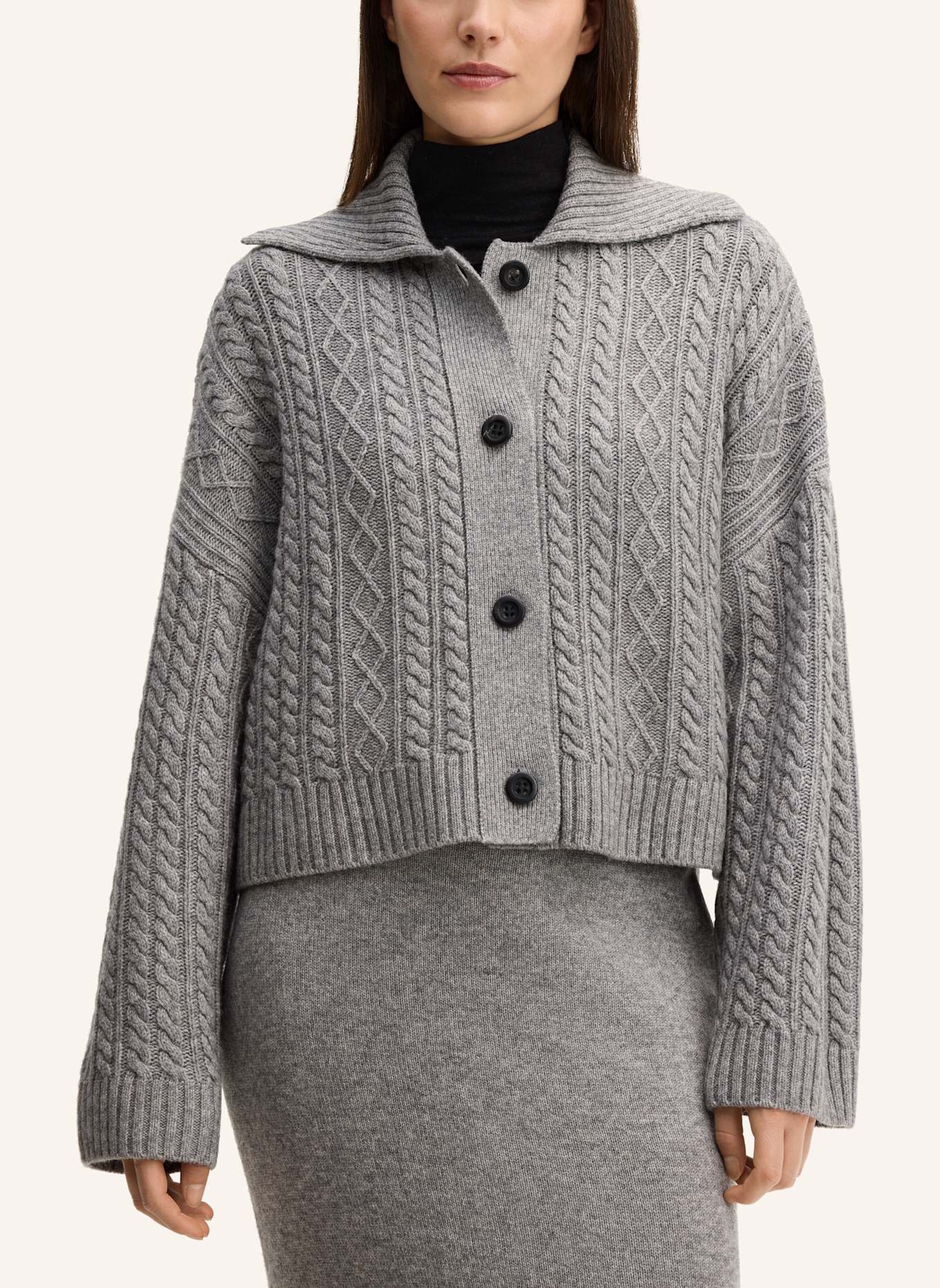 windsor. Cardigan: HELLGRAU