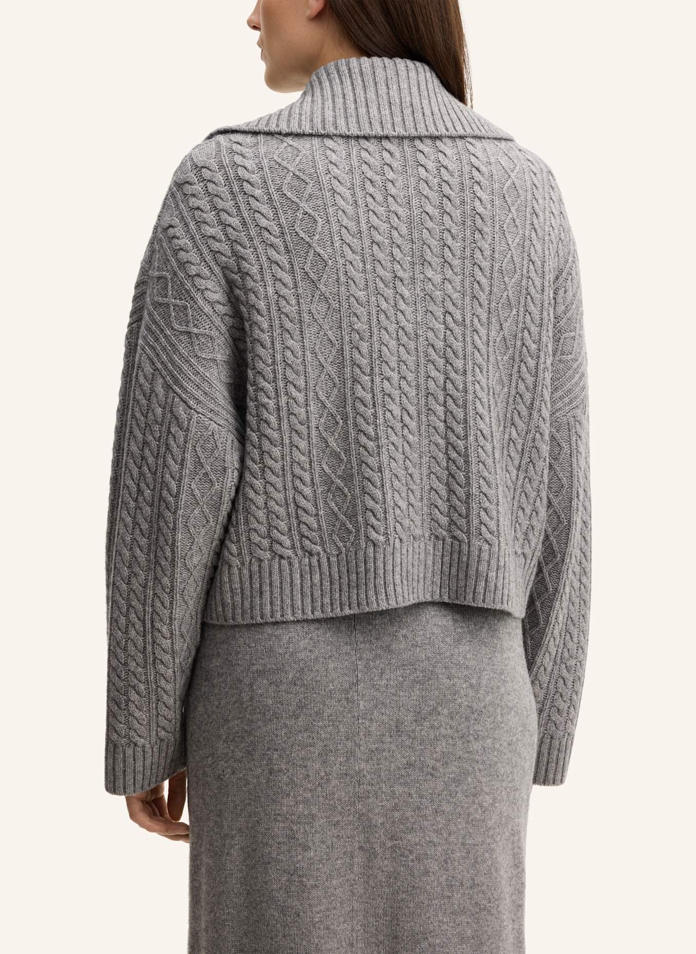 windsor. Cardigan: HELLGRAU