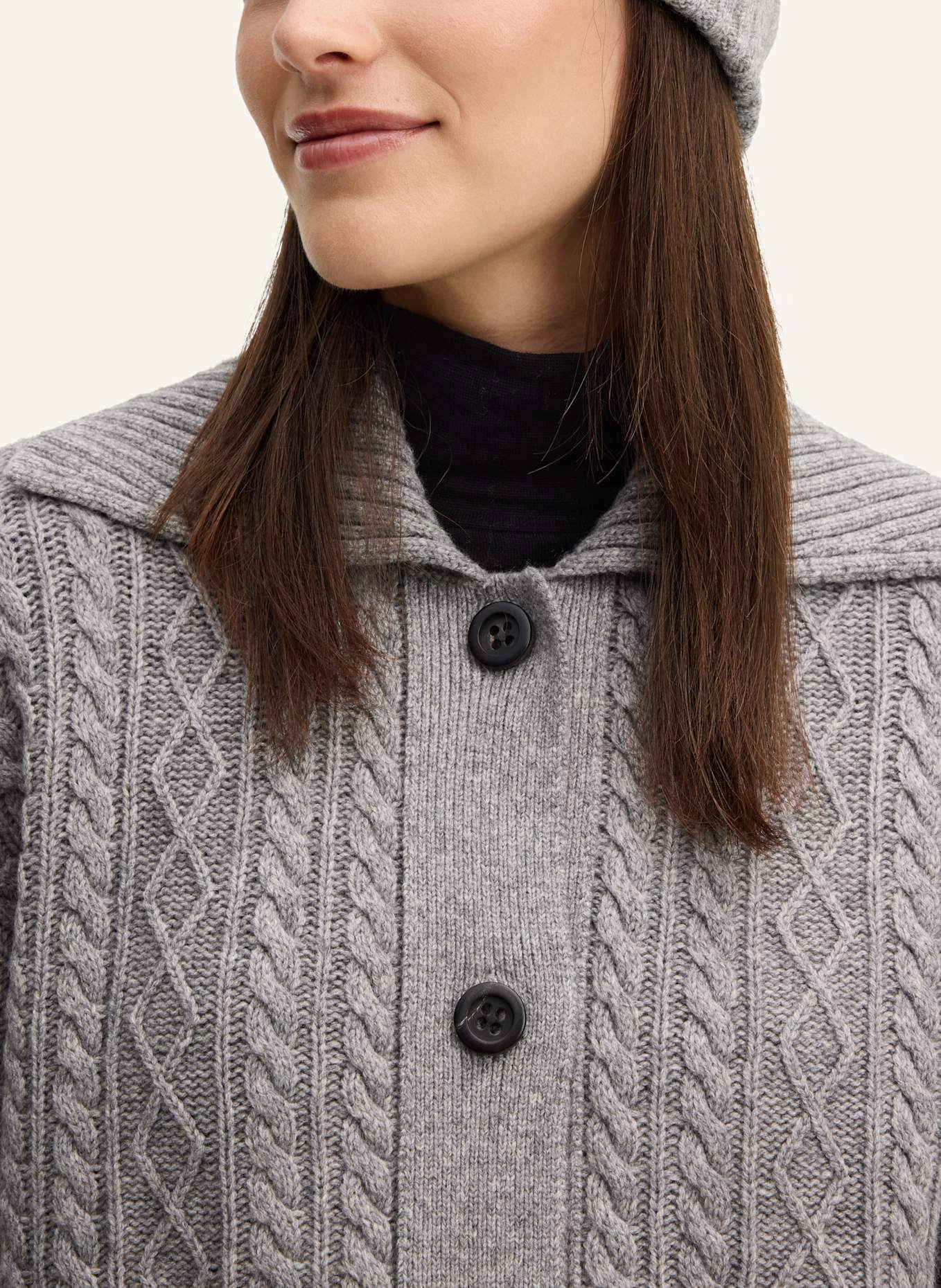 windsor. Cardigan: HELLGRAU