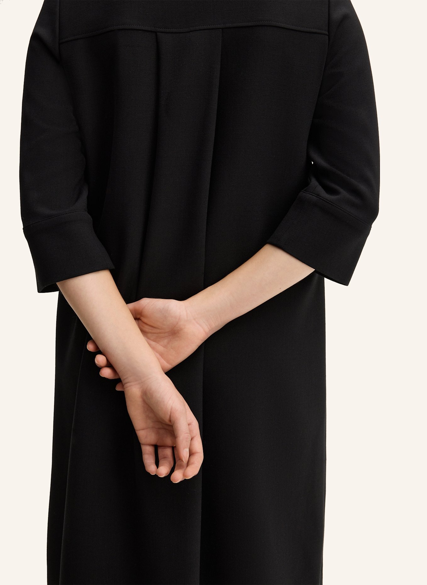 windsor. Kleid: SCHWARZ
