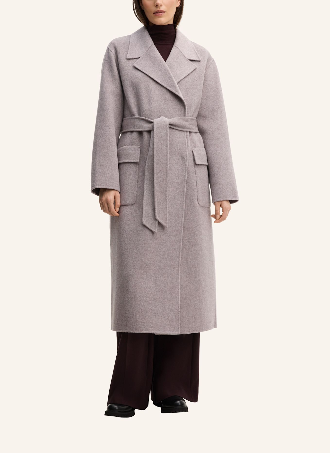 windsor. Mantel: TAUPE