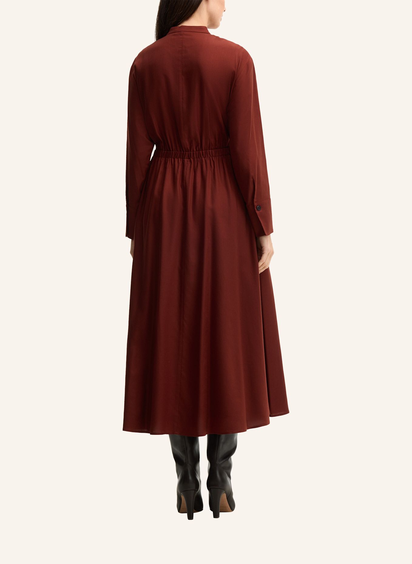 windsor. Kleid: DUNKELROT
