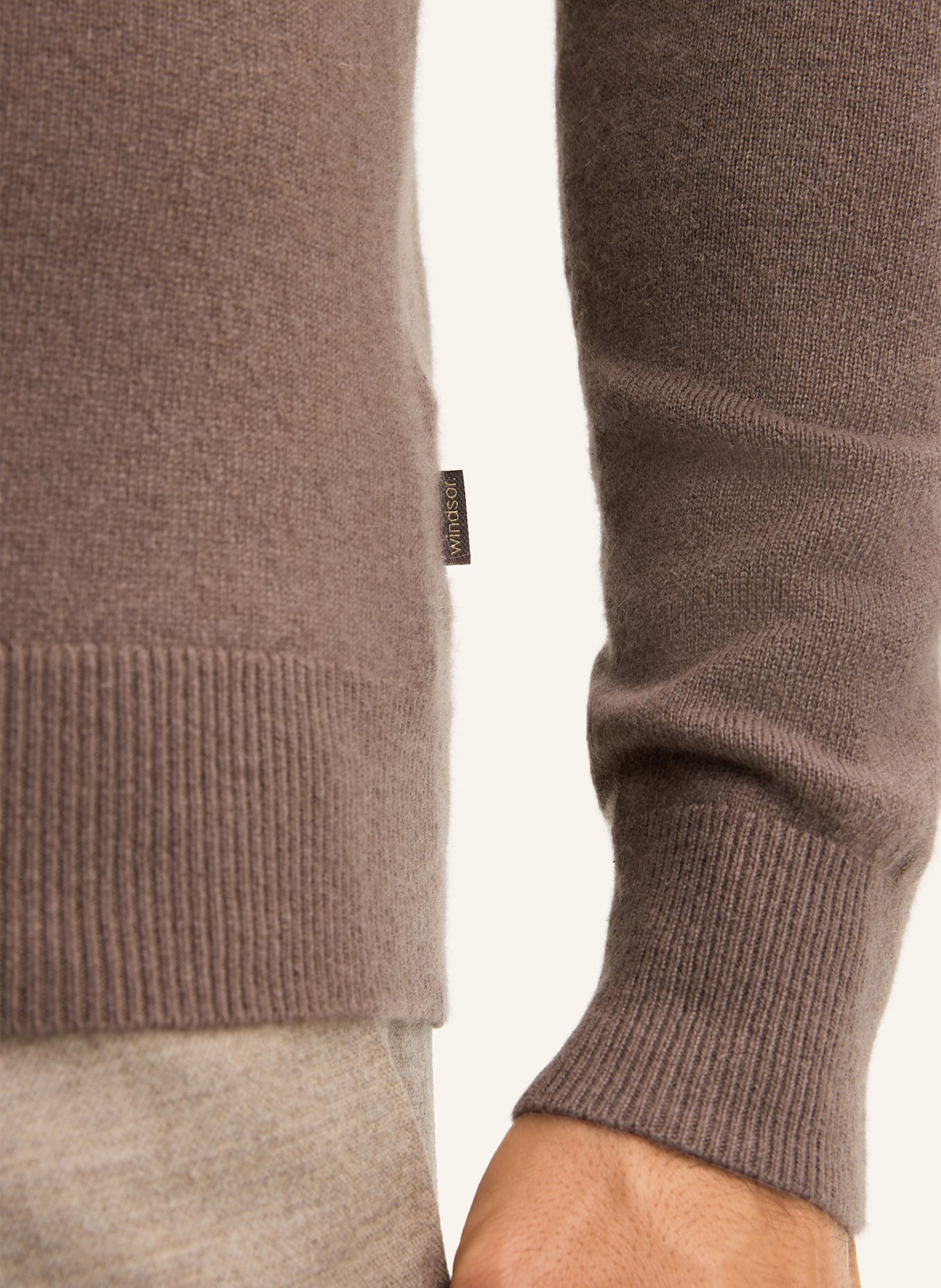 windsor. Pullover: HELLBRAUN