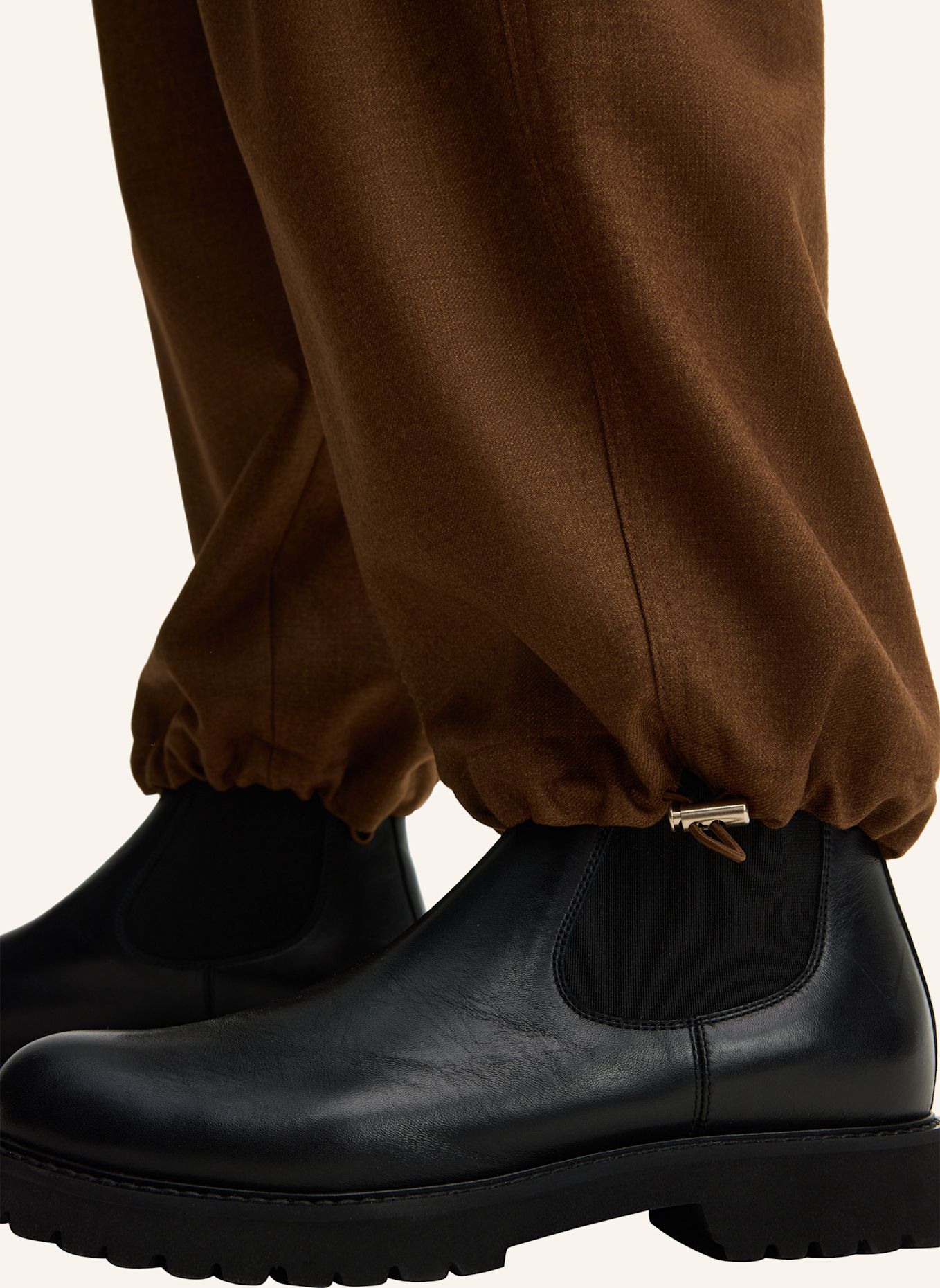windsor. Ballonhose: BRAUN