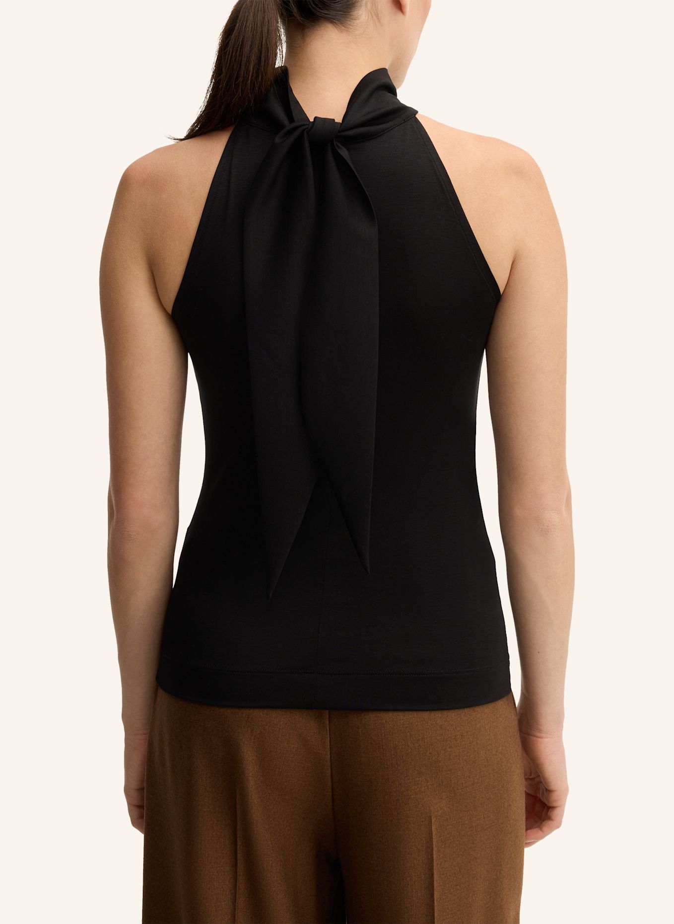 windsor. Top: SCHWARZ