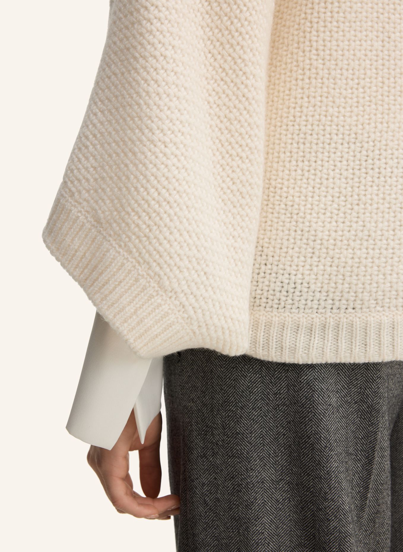 windsor. Strickjacke: WEISS