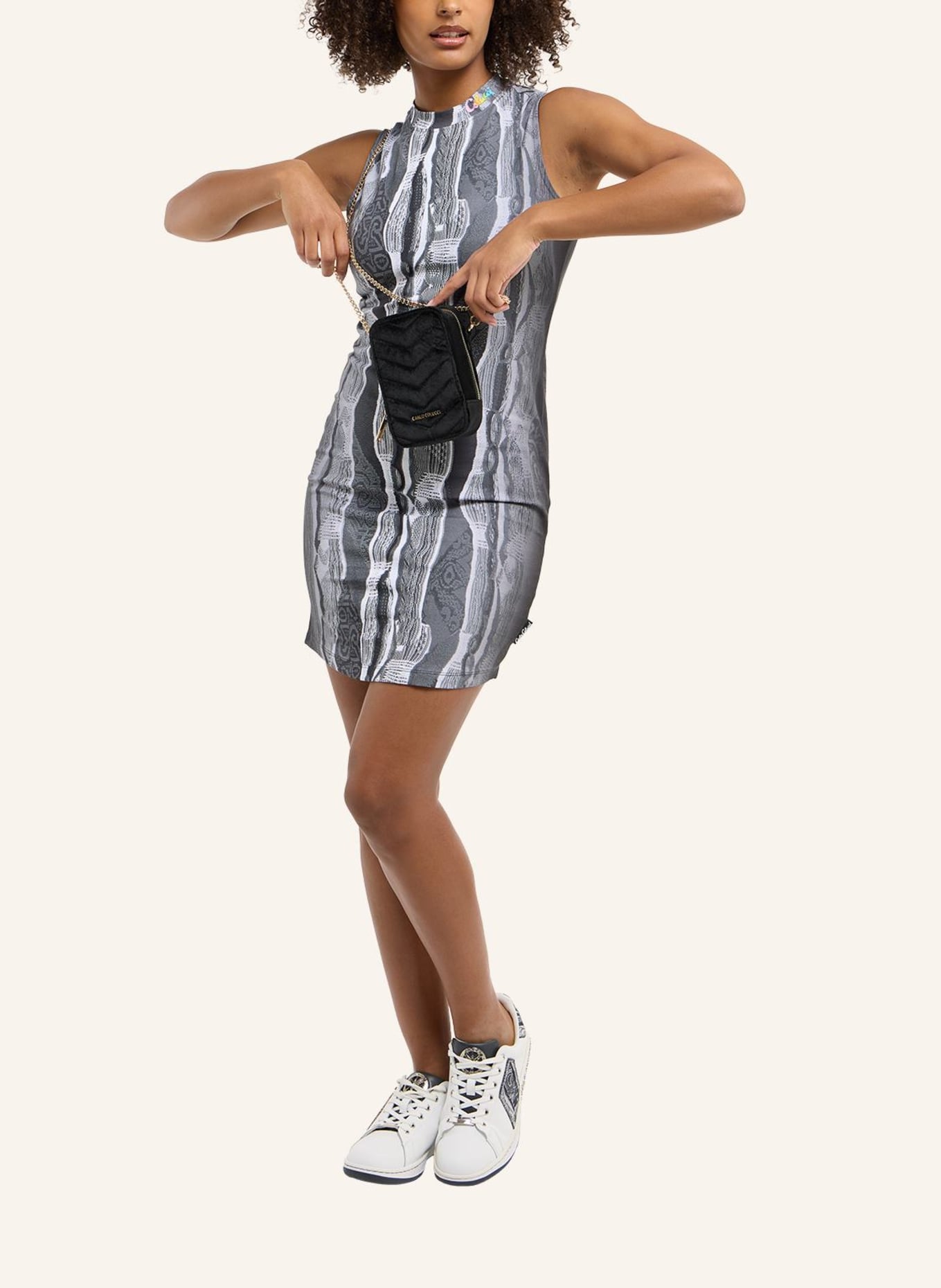 CARLO COLUCCI Samt Umhängetasche mit Kette DELLAVAJA: SCHWARZ