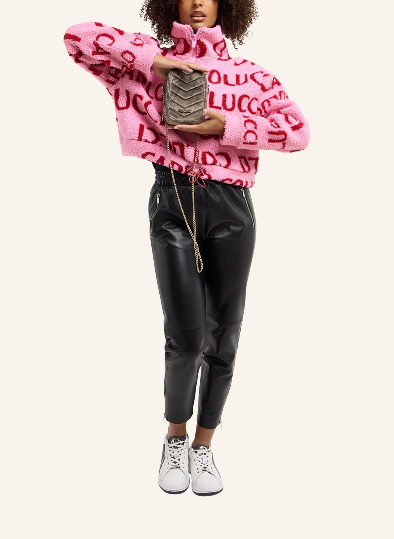 CARLO COLUCCI Samt Umhängetasche mit Kette DELLAVAJA: TAUPE