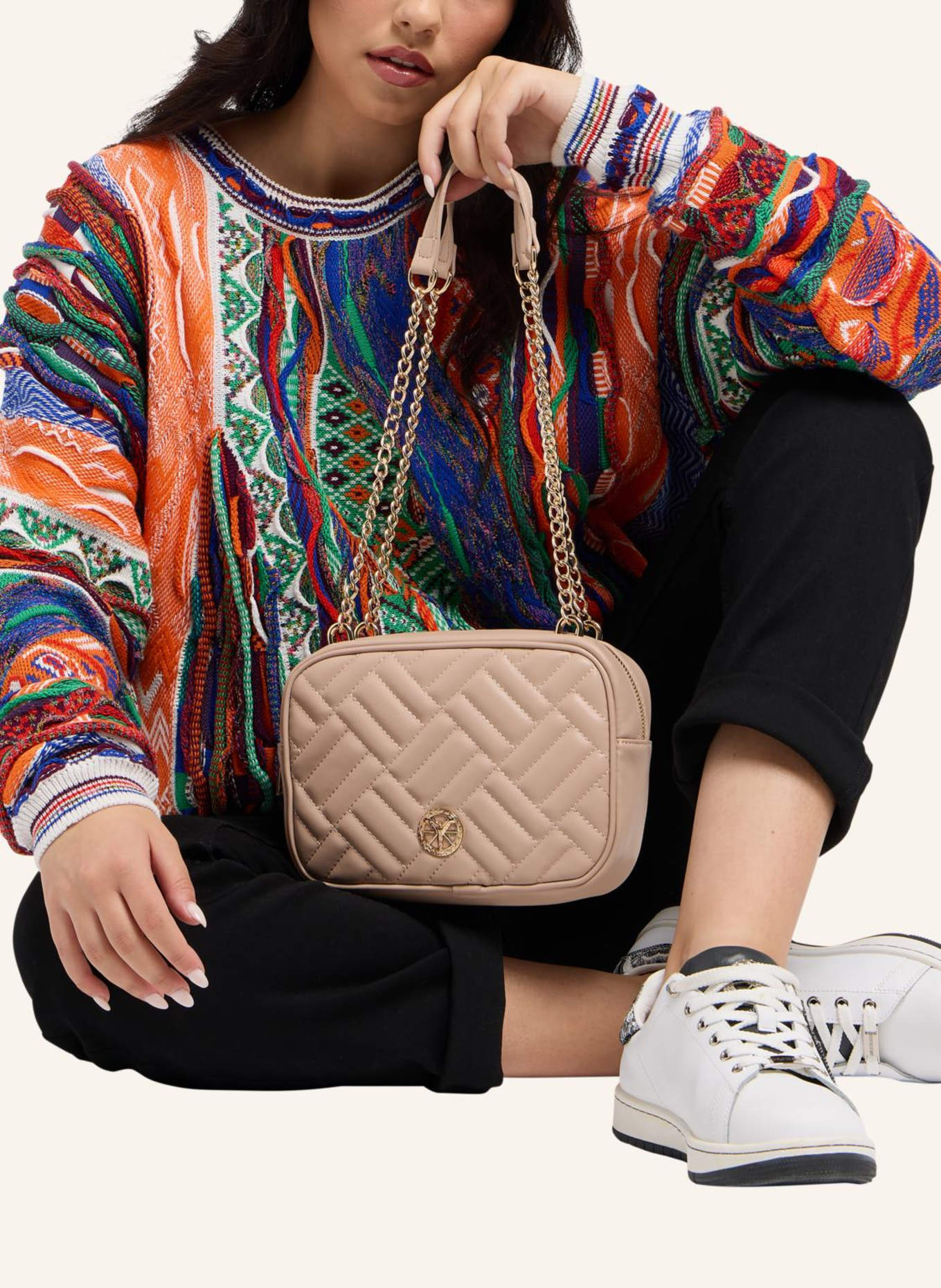 CARLO COLUCCI Wattierte Umhängetasche DI GIROLAMO: BEIGE