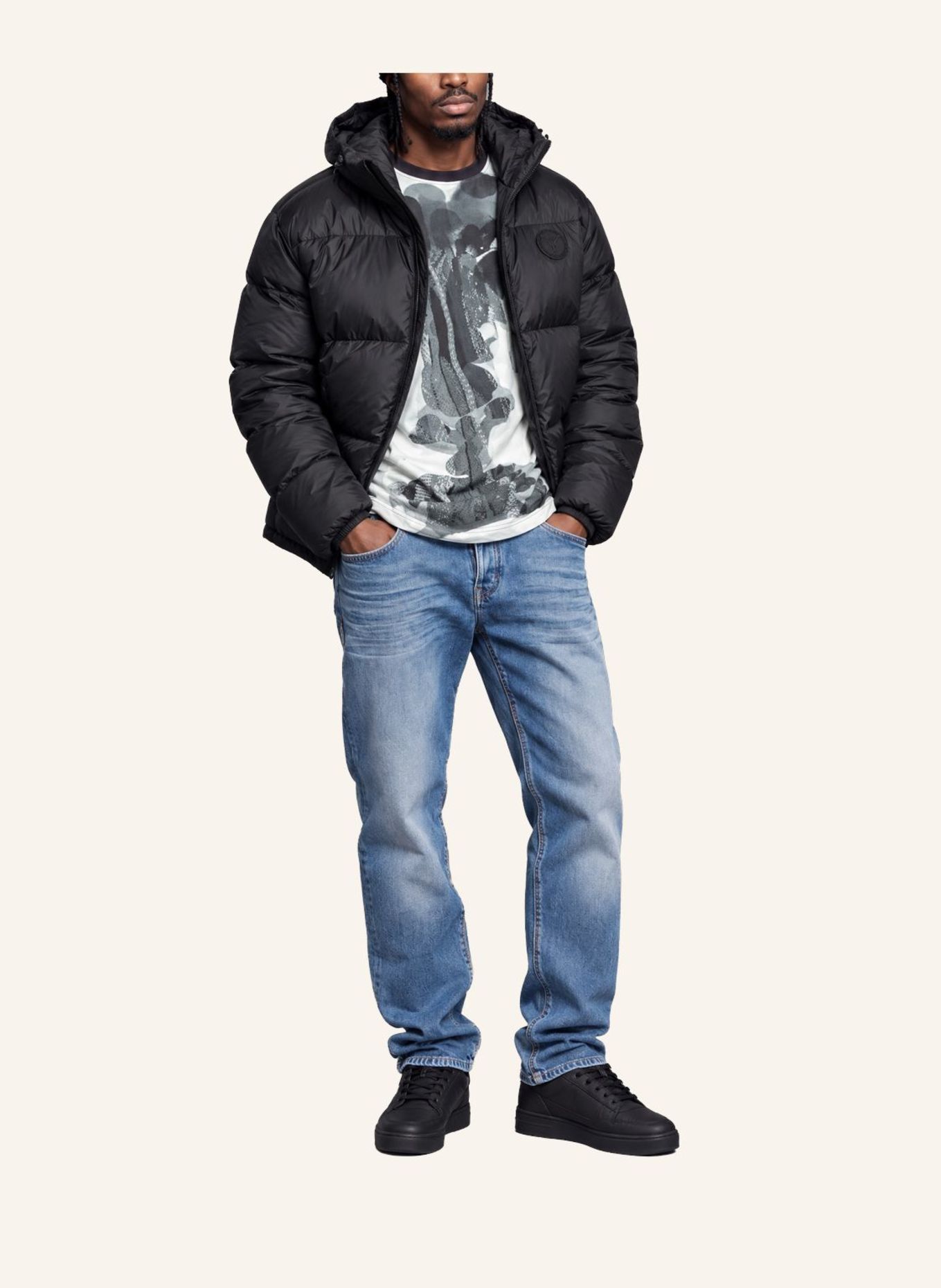 CARLO COLUCCI Wattierte Jacke mit austauschbarem Badge FURNARI: SCHWARZ