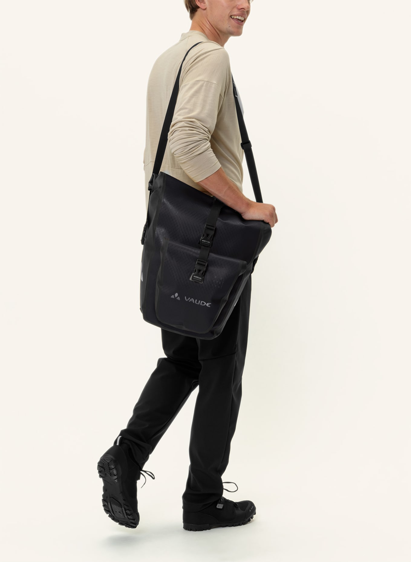 VAUDE Hinterradtasche AQUA BACK PLUS (REC): SCHWARZ