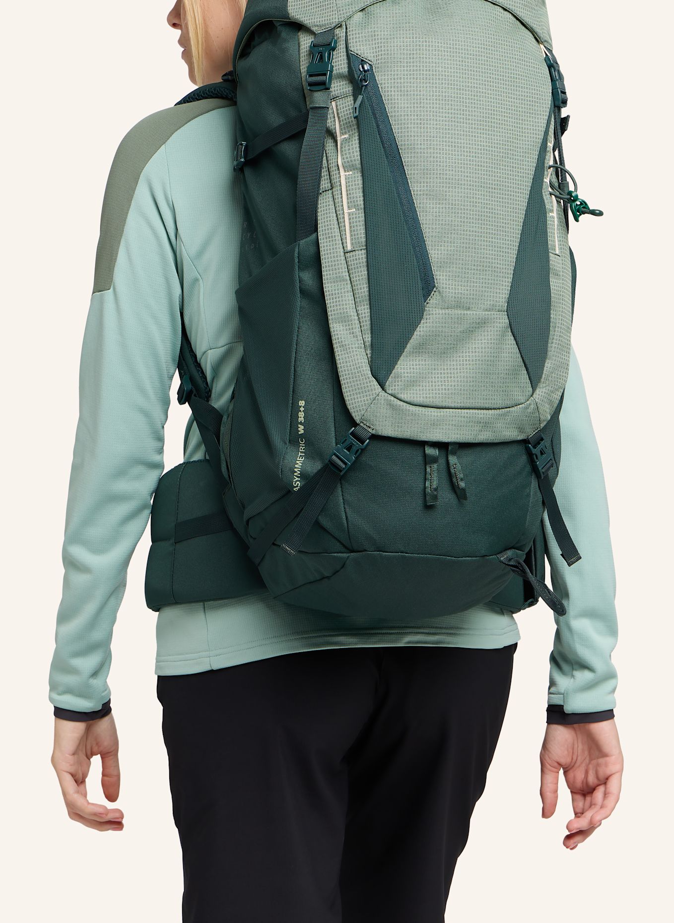 VAUDE Rucksack WO ASYMMETRIC 38+8 l: MINT