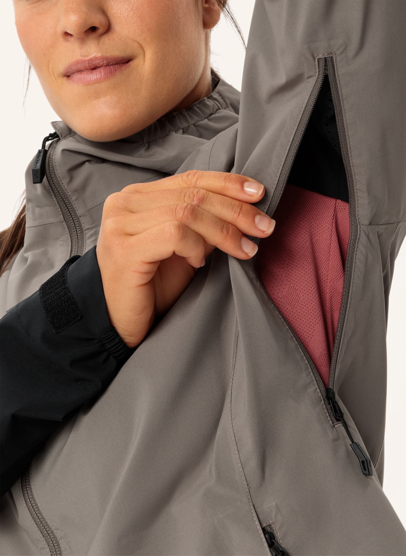 VAUDE Radjacke W  MOAB RAIN J II: BEIGE
