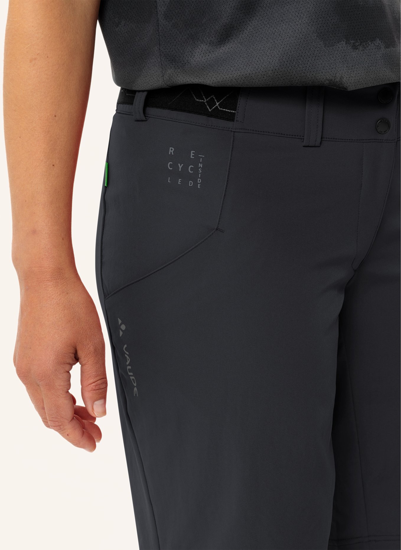 VAUDE Radhose mit gepolstertem Einsatz W LOAMER SHORTS: SCHWARZ