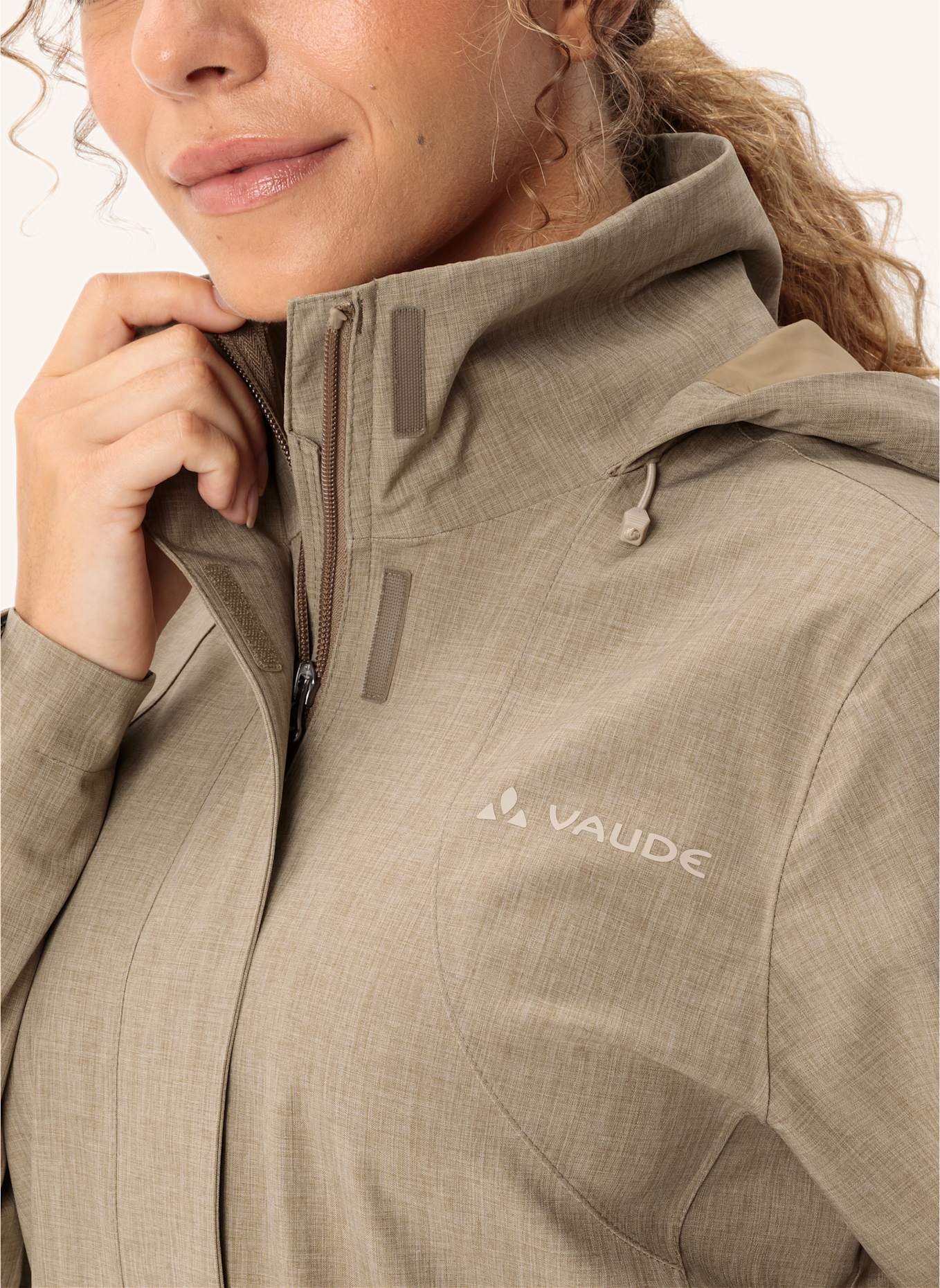 VAUDE Hardshell-Jacke W ROSEMOOR JACKET II: GRÜN