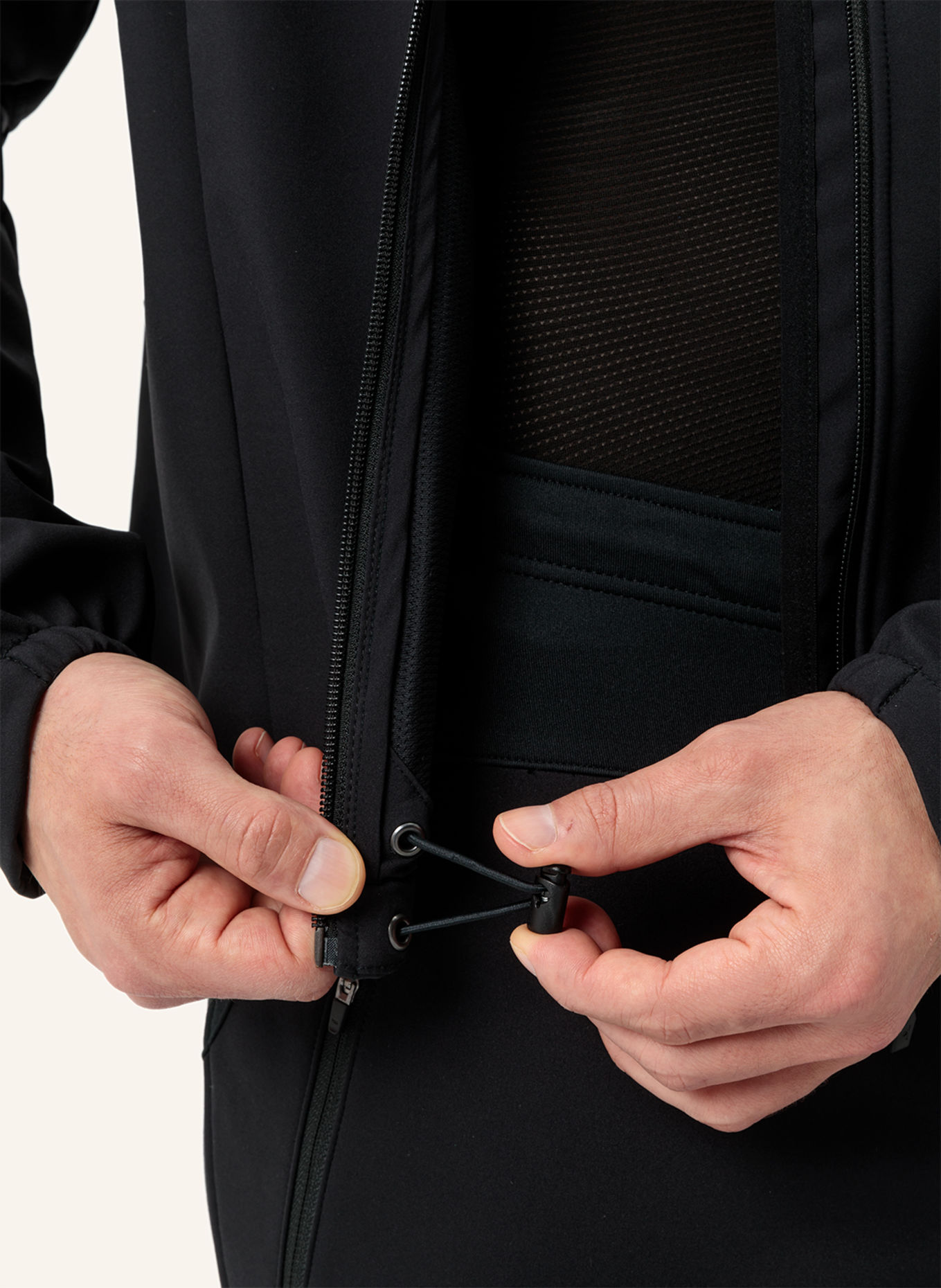 VAUDE Radjacke WINTRY JACKET IV: SCHWARZ