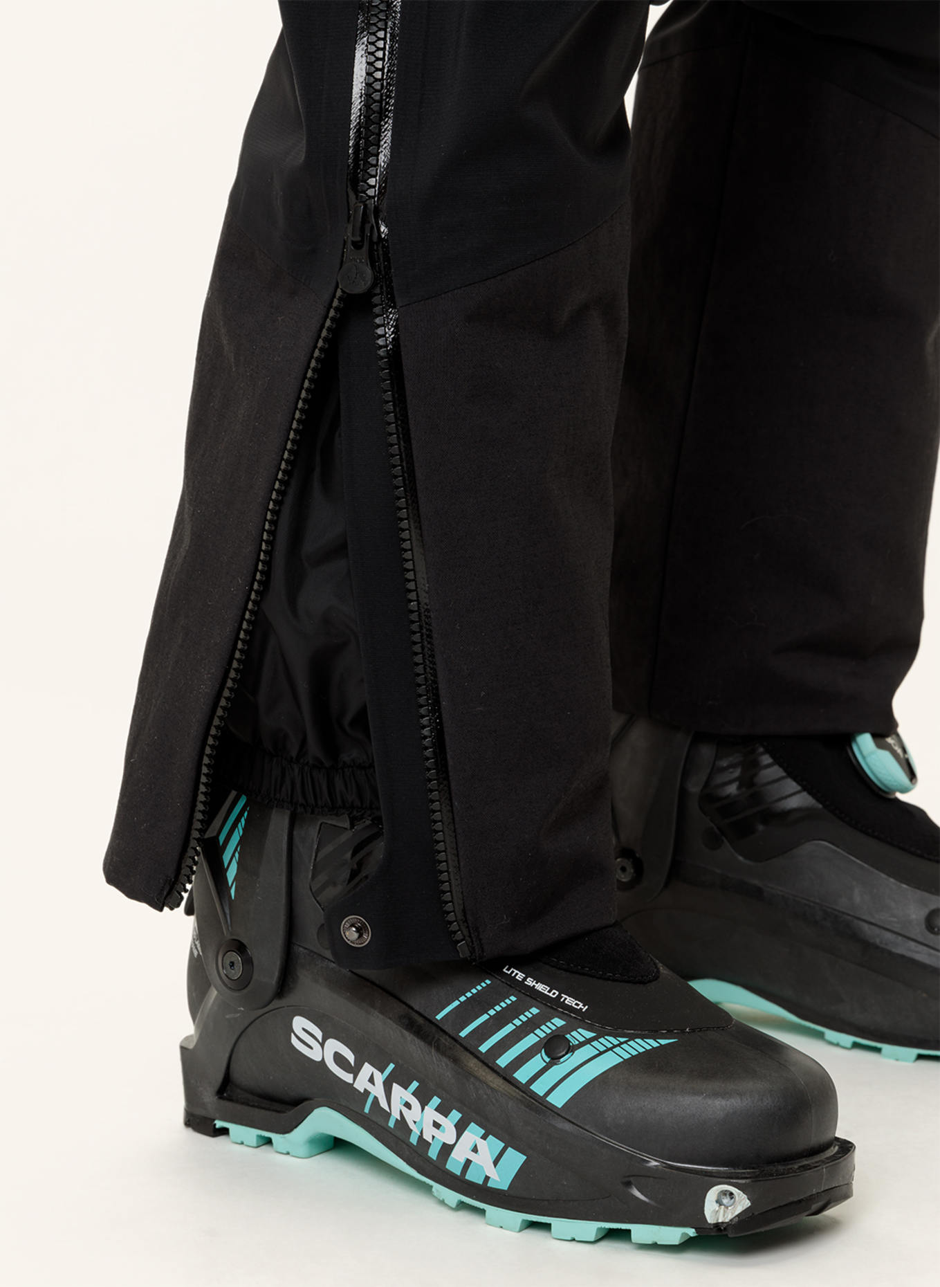 VAUDE Outdoor-Hose W MONVISO 3L P: SCHWARZ