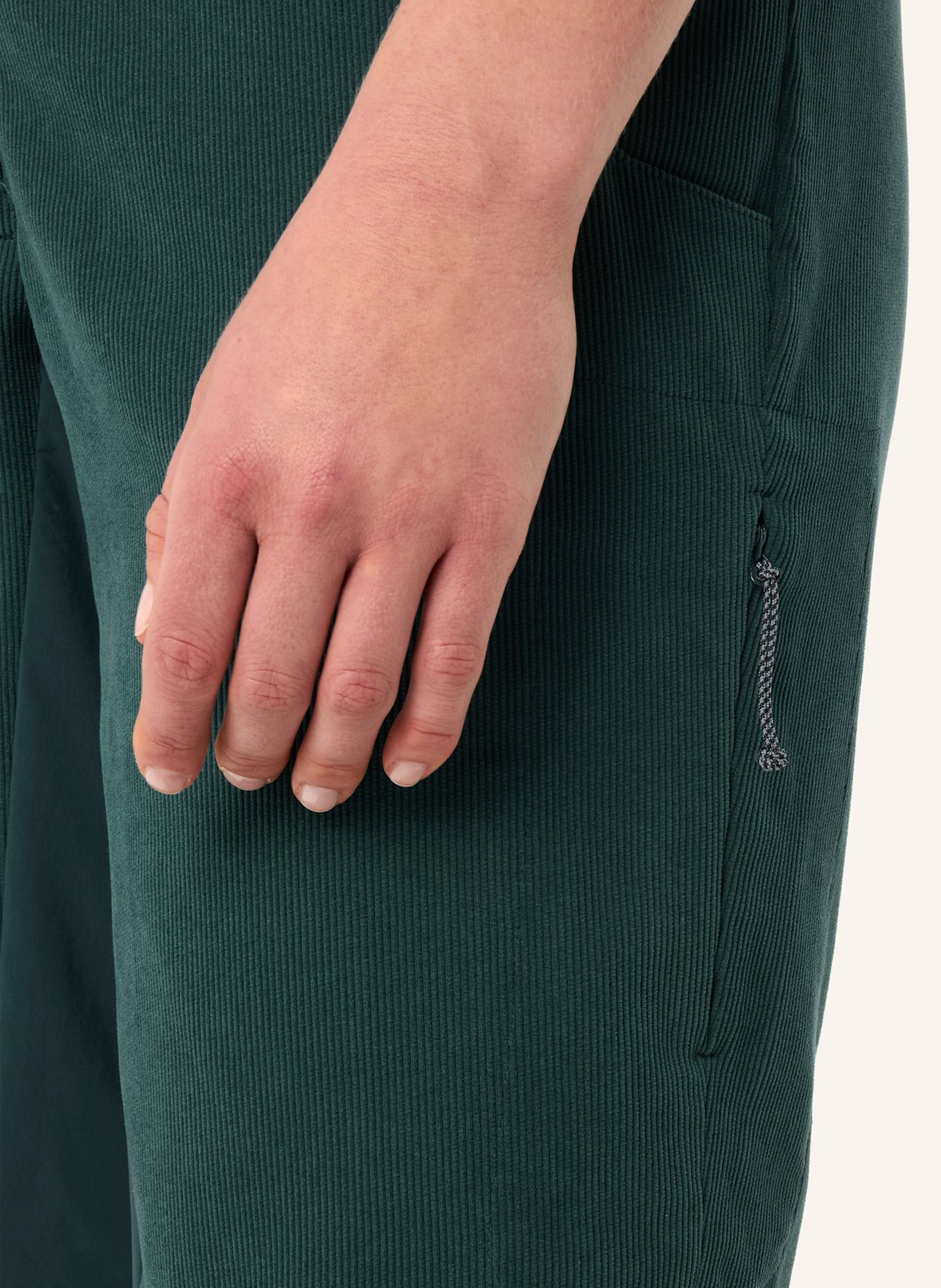VAUDE Radhose ohne gepolsterten Einsatz W LOAMER BASE CORD SHORTS: GRÜN