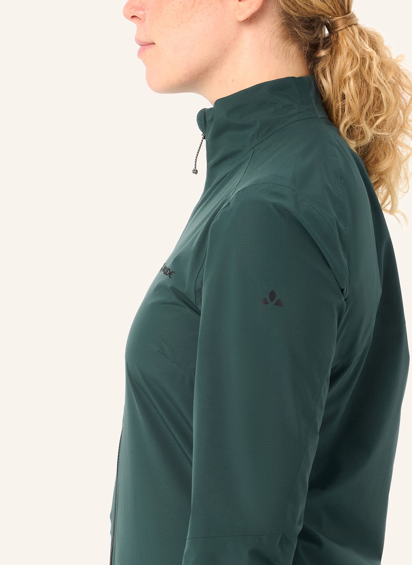 VAUDE Hardshell-Jacke W KURO PRO RAIN JACKET: GRÜN