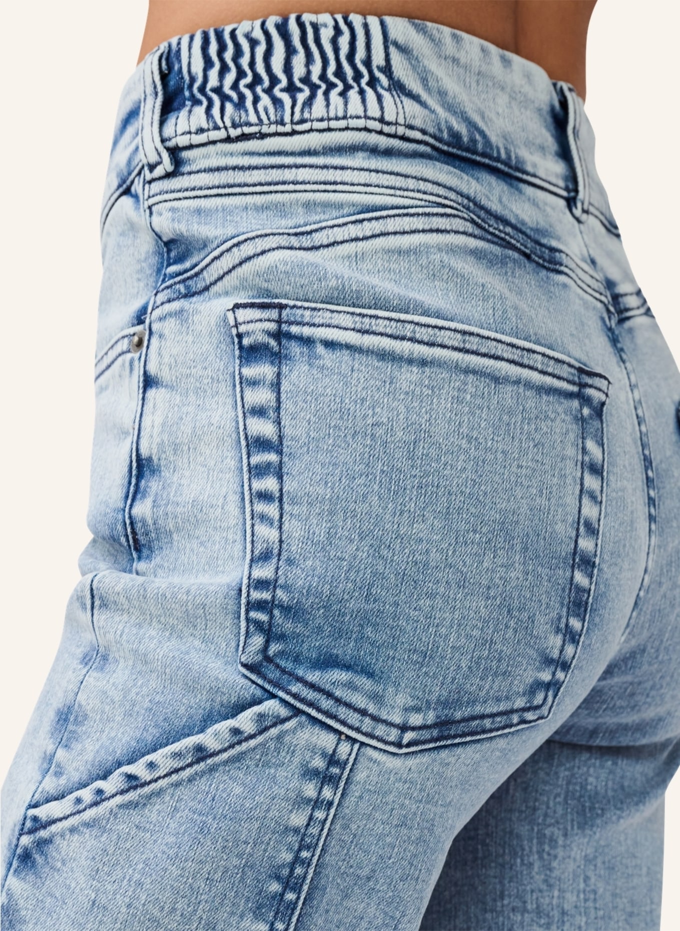 ITEM m6 Flared Jeans WIDE LEGGED HIGH RISE DENIM, Farbe: HELLBLAU (Bild 7)