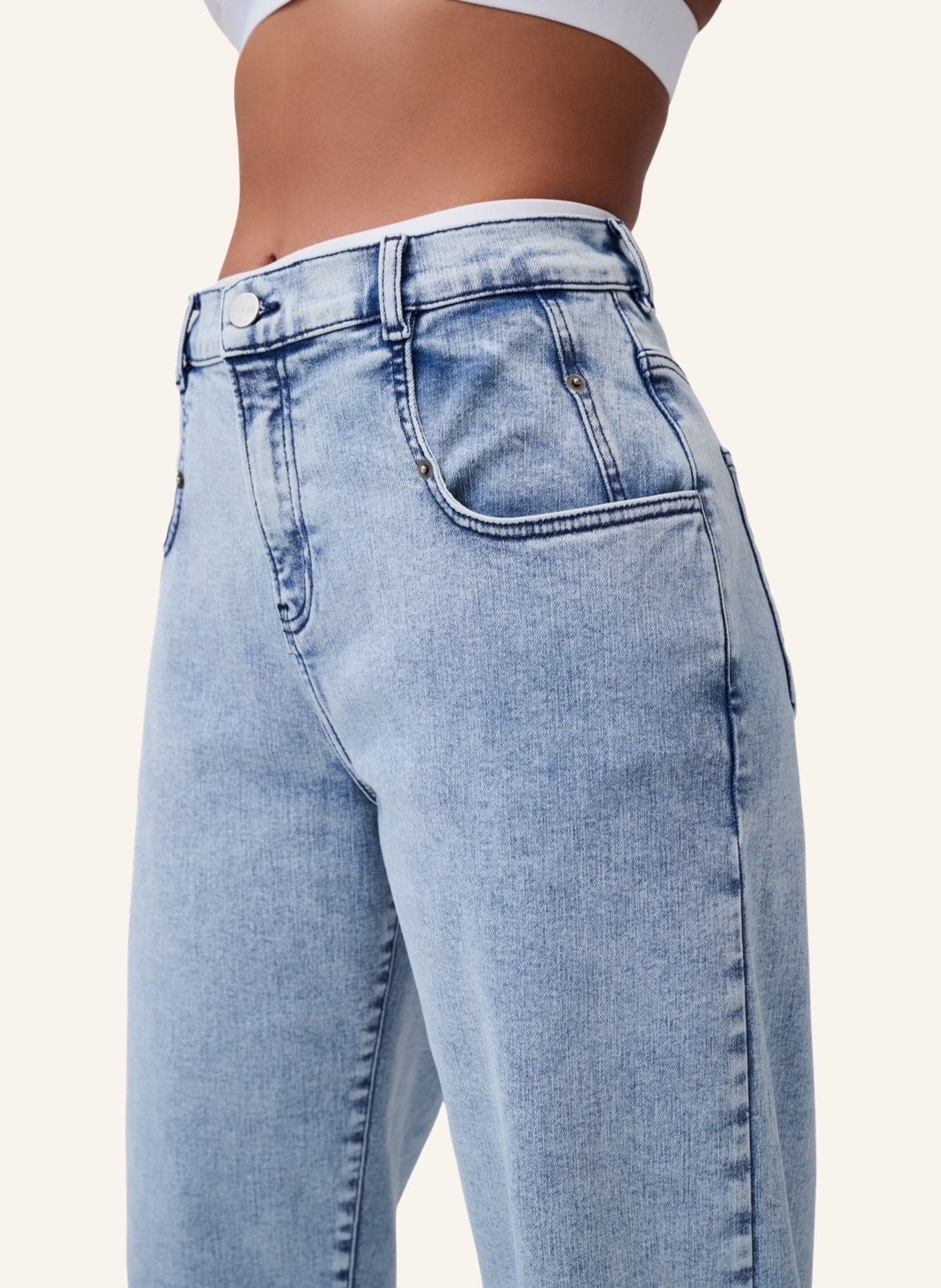 ITEM m6 Mom Jeans RELAXED HIGH RISE DENIM, Farbe: HELLBLAU (Bild 5)