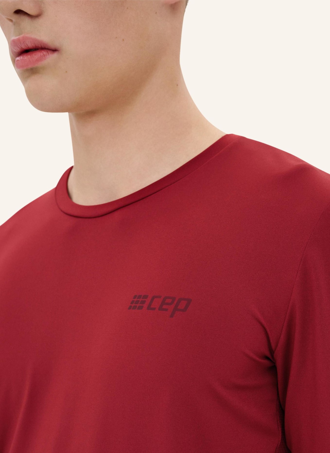 cep Laufshirt THE RUN LONG SLEEVE, Farbe: DUNKELROT (Bild 3)