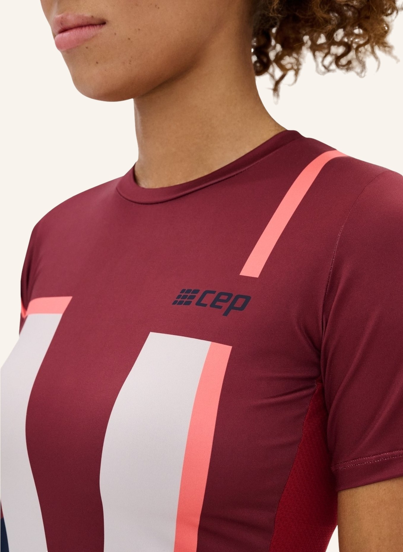 cep Laufshirt THE RUN SHORT SLEEVE: DUNKELROT