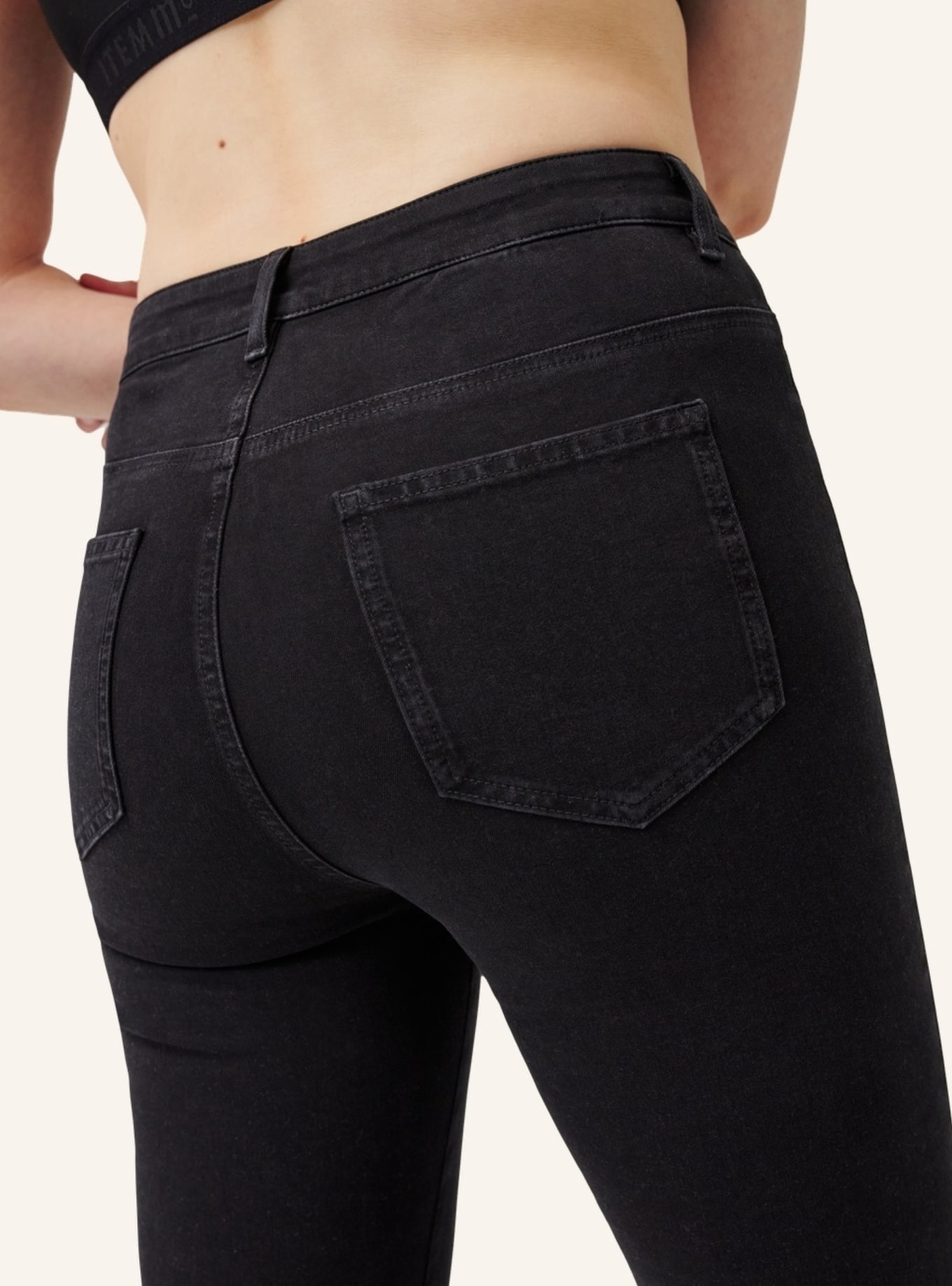 ITEM m6 Jeans DENIM HIGH RISE mit Shaping-Effekt, Farbe: SCHWARZ (Bild 4)