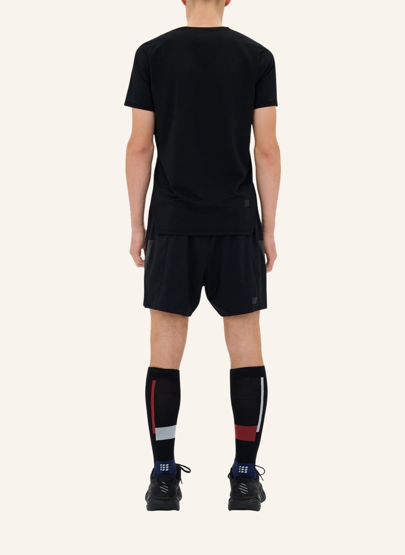 cep Laufshirt THE RUN SHORT SLEEVE, Farbe: SCHWARZ (Bild 2)