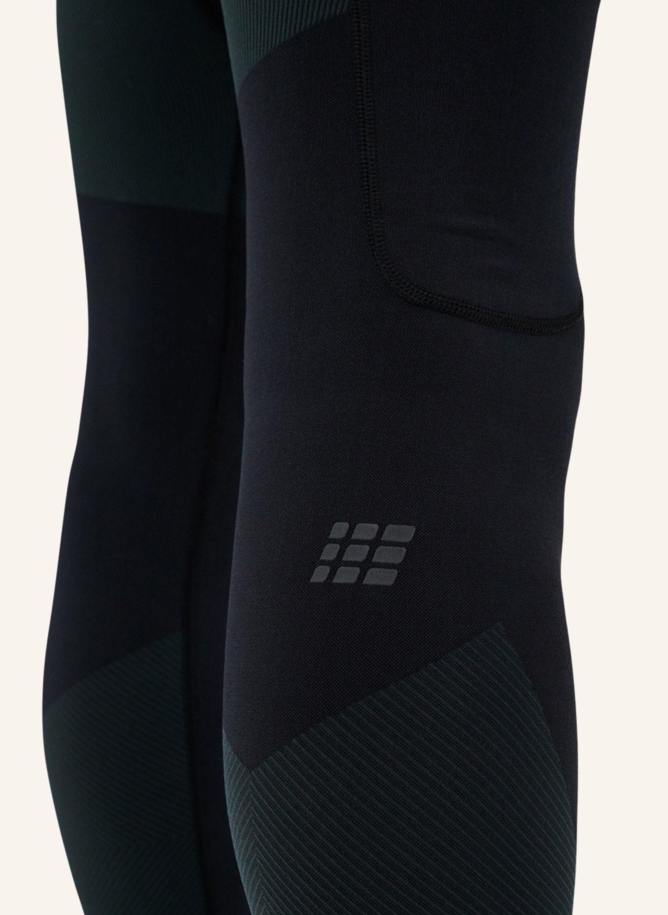 cep Tights THE RUN SEAMLESS mit Kompression, Farbe: SCHWARZ (Bild 3)