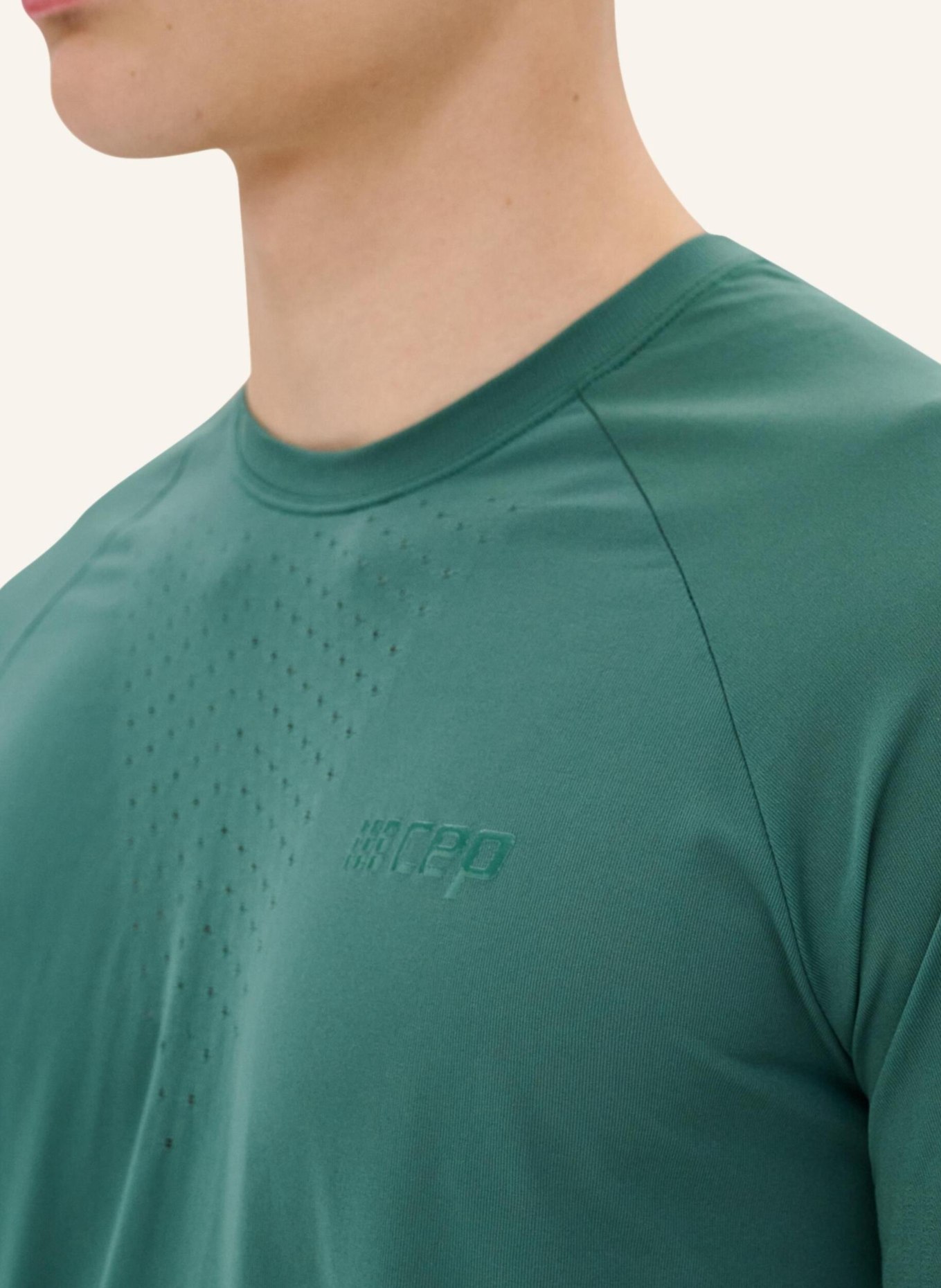 cep Laufshirt ULTRALIGHT SHORT SLEEVE, Farbe: GRÜN (Bild 3)