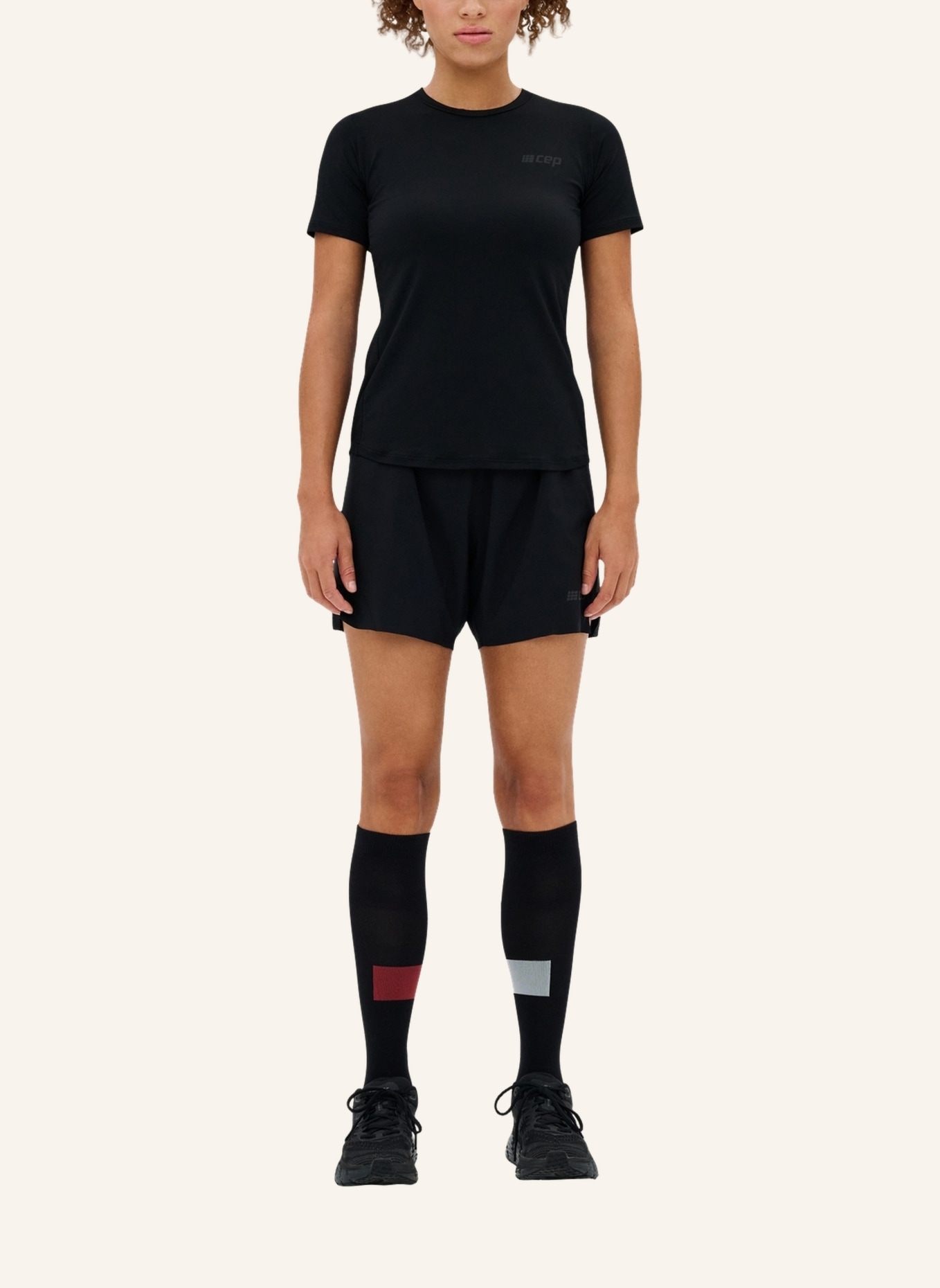 cep Laufshirt THE RUN SHORT SLEEVE, Farbe: SCHWARZ (Bild 6)