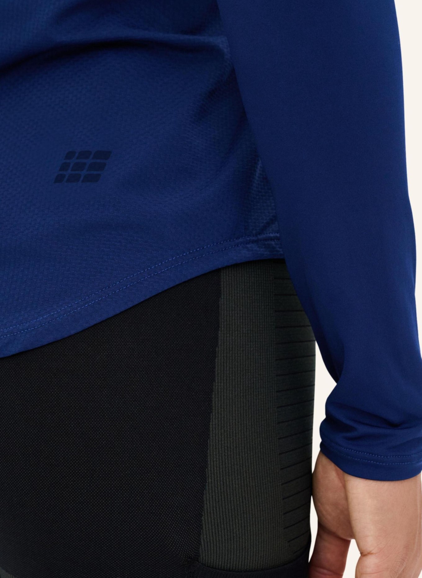 cep Laufshirt THE RUN LONG SLEEVE, Farbe: DUNKELBLAU (Bild 8)