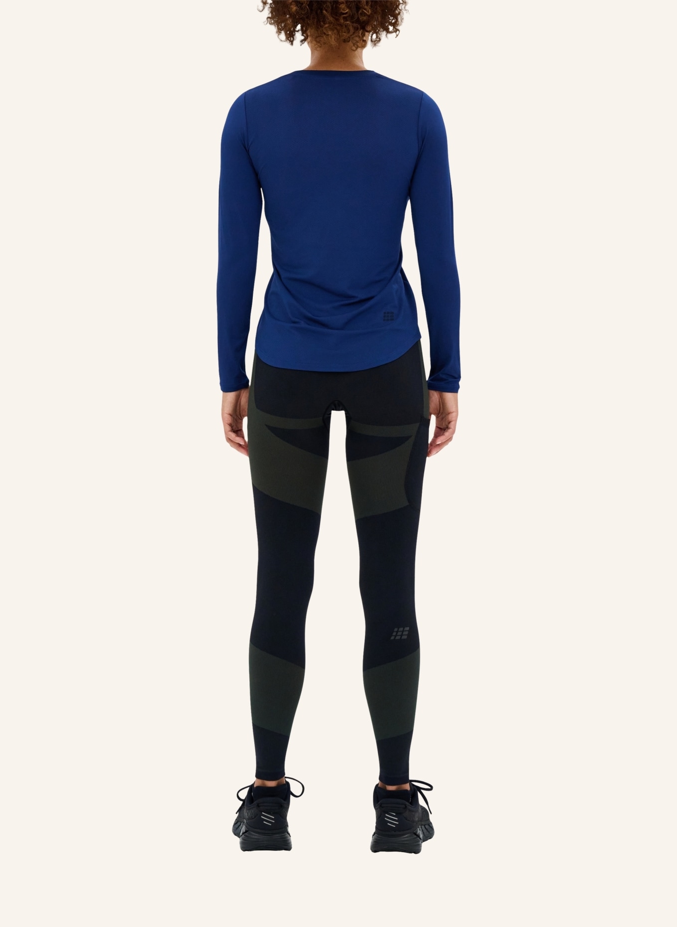 cep Laufshirt THE RUN LONG SLEEVE, Farbe: DUNKELBLAU (Bild 4)