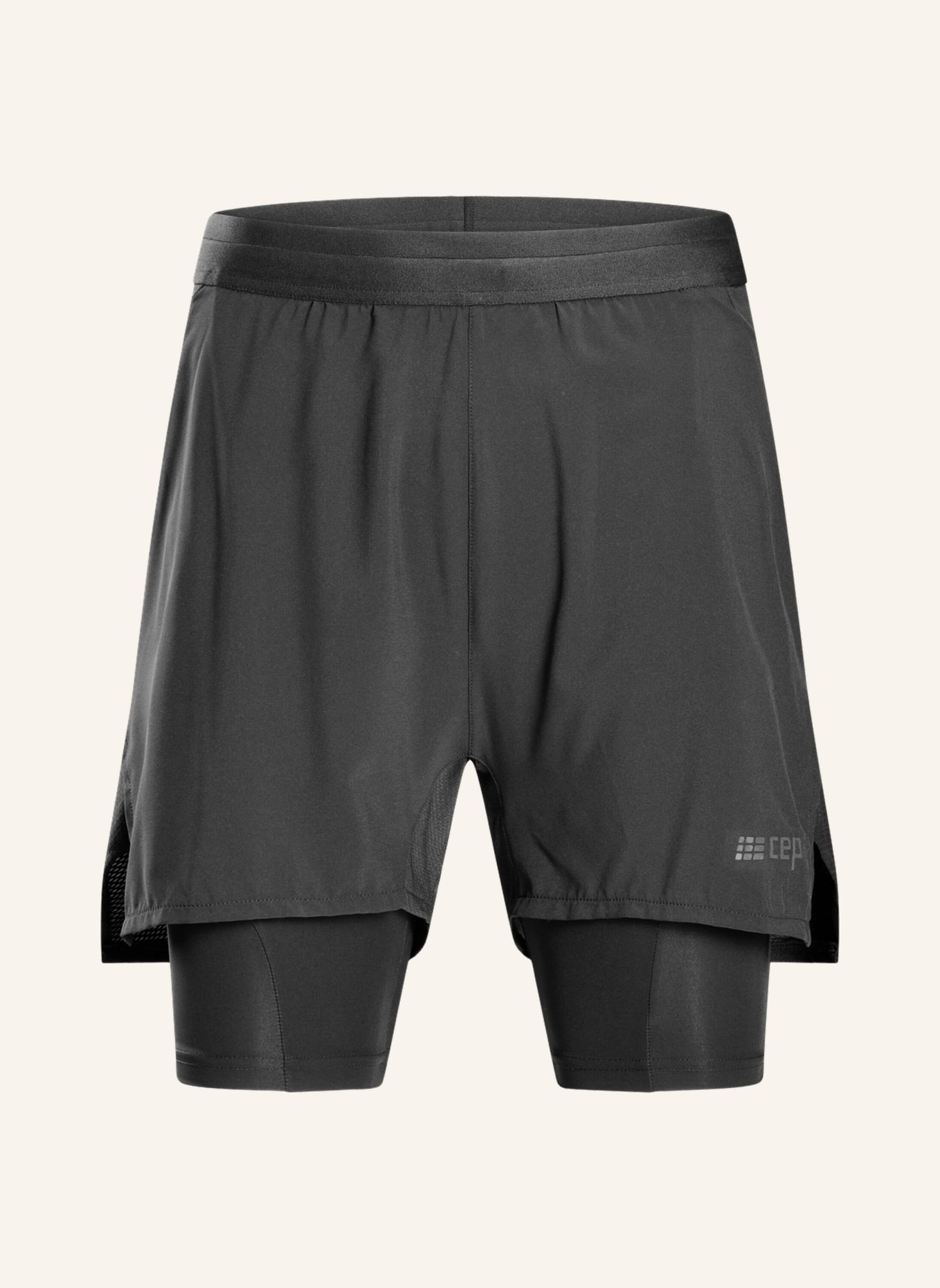 cep 2-in-1 Laufshorts THE RUN mit Kompression, Farbe: SCHWARZ (Bild 1)