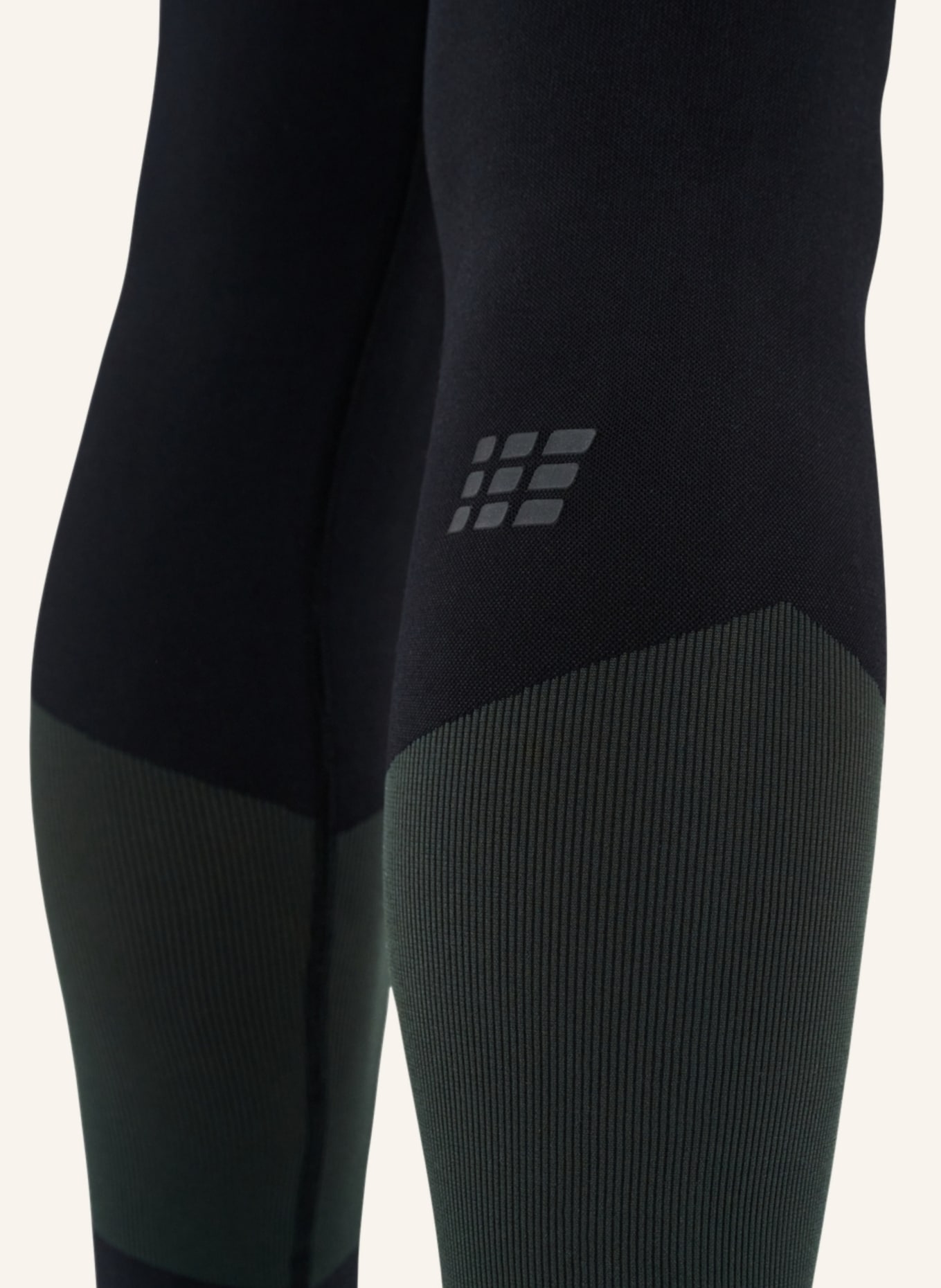 cep Tights THE RUN SEAMLESS mit Kompression: SCHWARZ