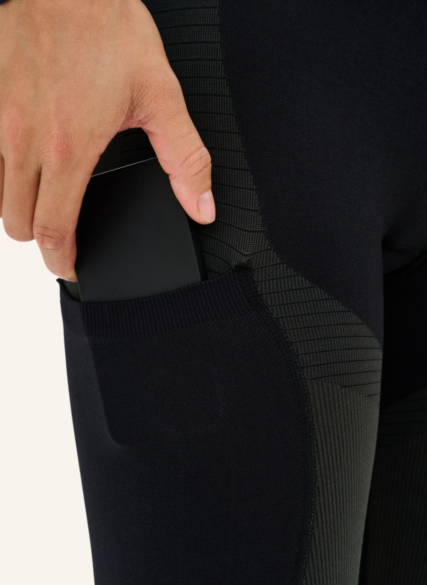 cep Tights THE RUN SEAMLESS mit Kompression: SCHWARZ