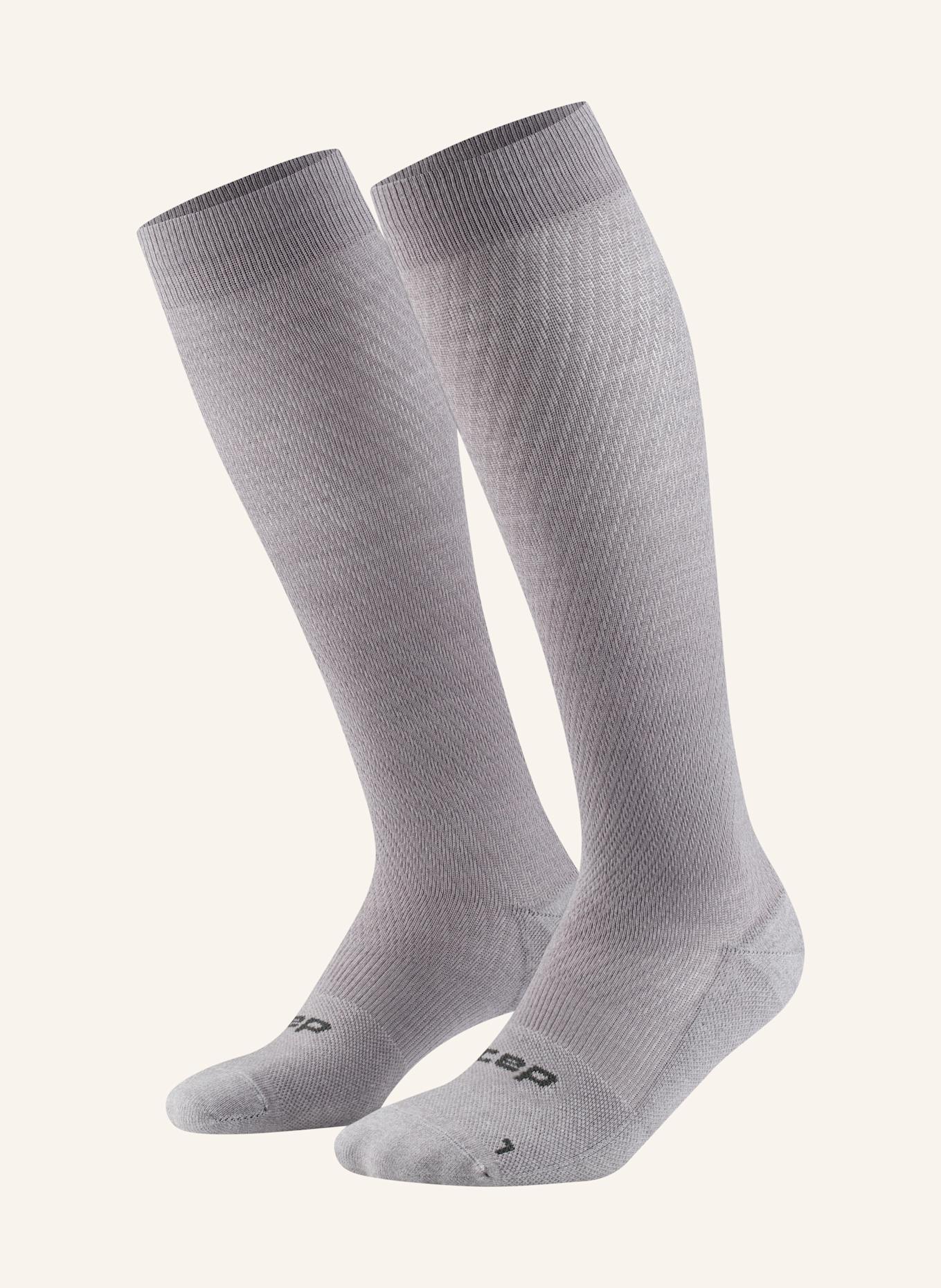 cep Kniestrümpfe Core flight socks zum Reisen: HELLGRAU