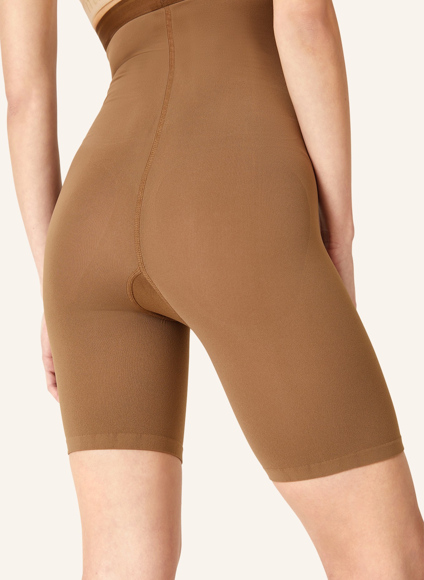 ITEM m6 Shape-Shorts BEAUTY HIGH RISE mit Push-up-Effekt, Farbe: HELLBRAUN (Bild 2)