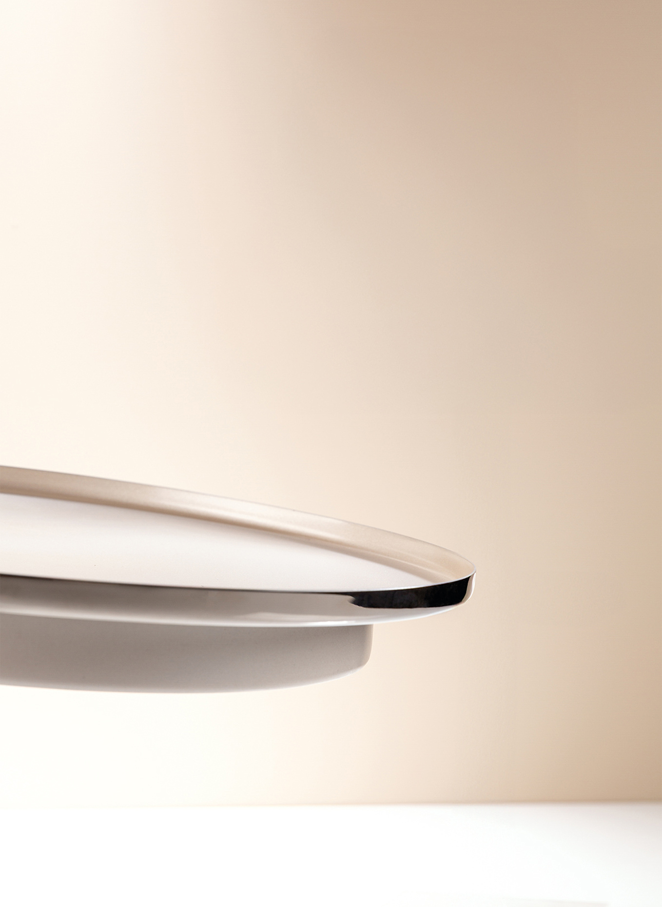 Fink Studio Tablett SPACE PEARL: SILBER/ CREME