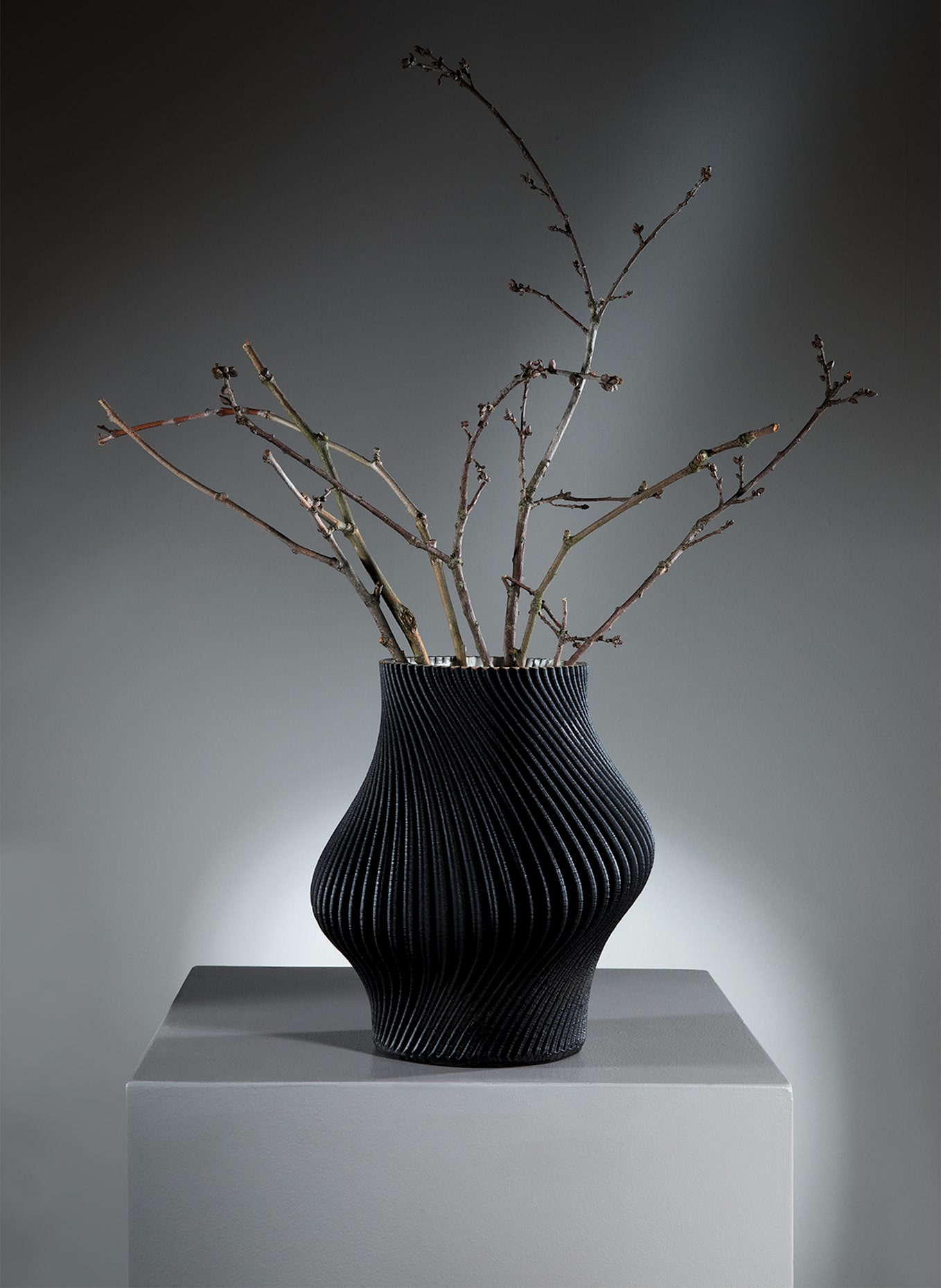Fink Vase GIRA: SCHWARZ