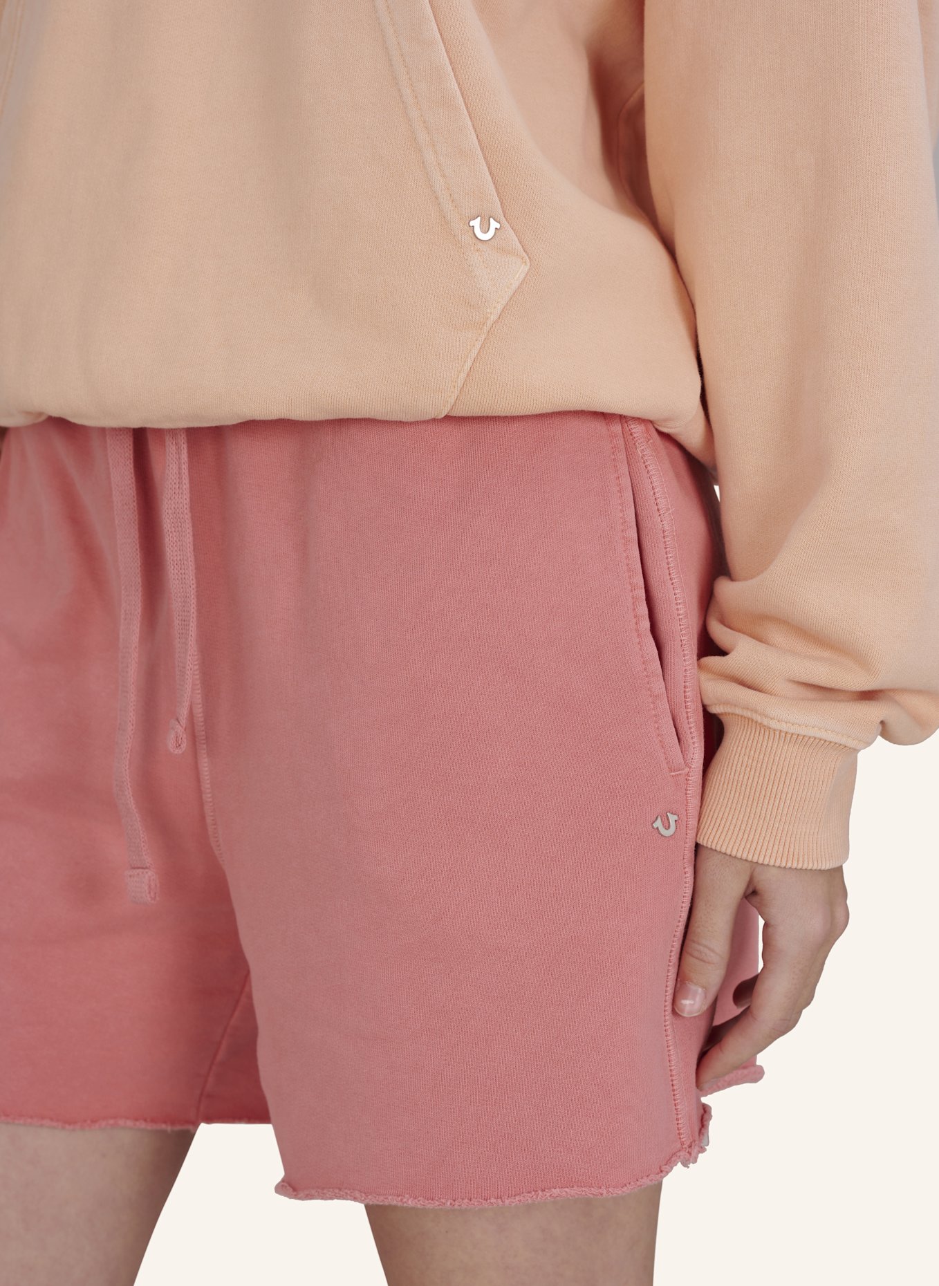 TRUE RELIGION Short: LACHS