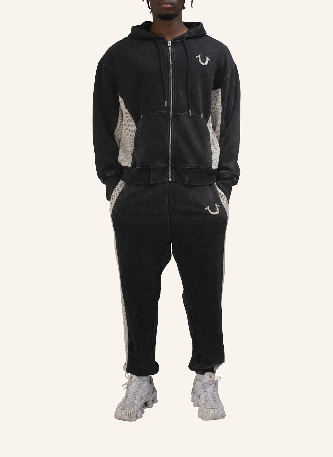 TRUE RELIGION Sweathose: SCHWARZ