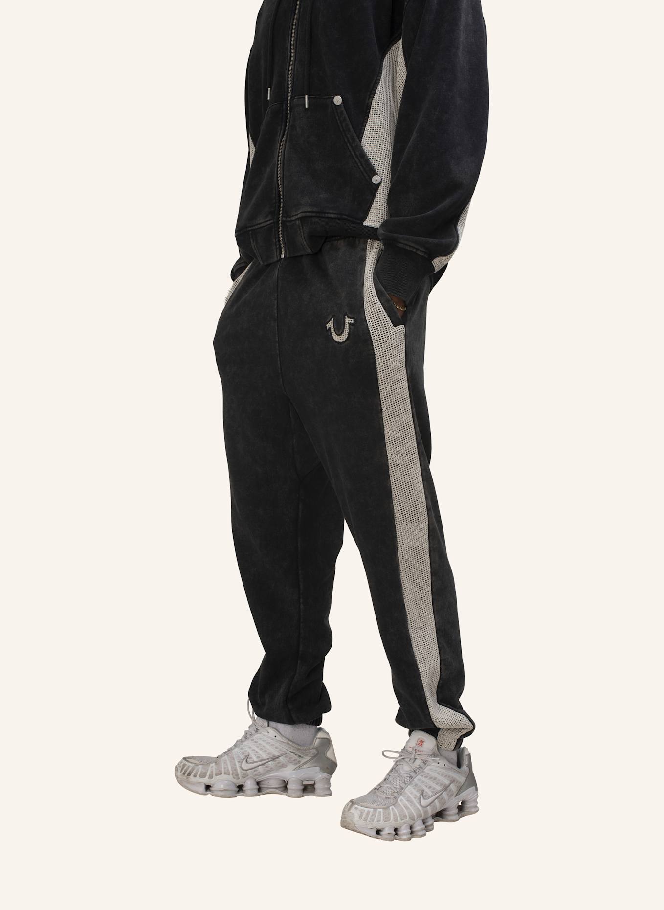 TRUE RELIGION Sweathose: SCHWARZ