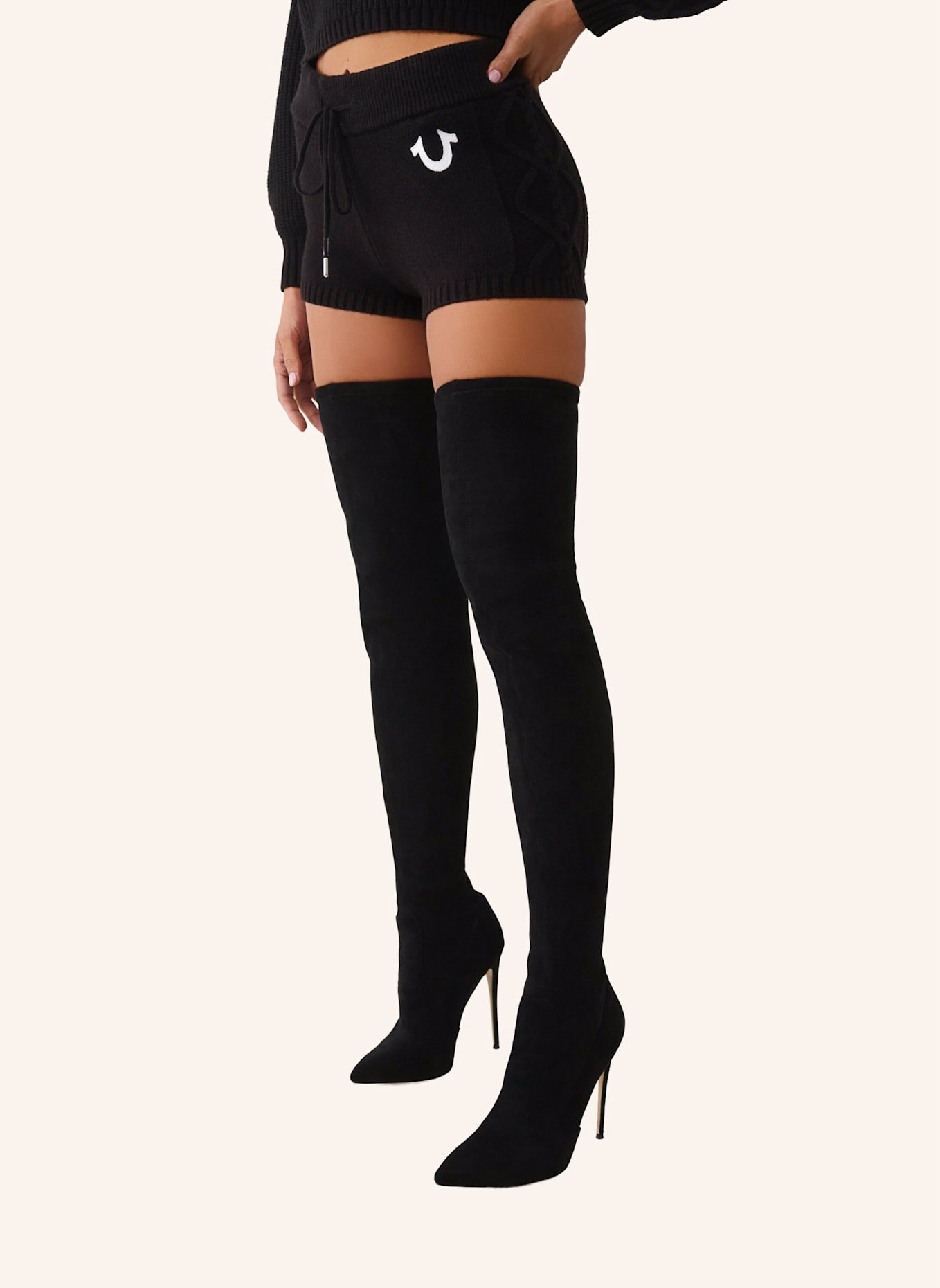 TRUE RELIGION Sweatshorts EMBROIDERED: SCHWARZ