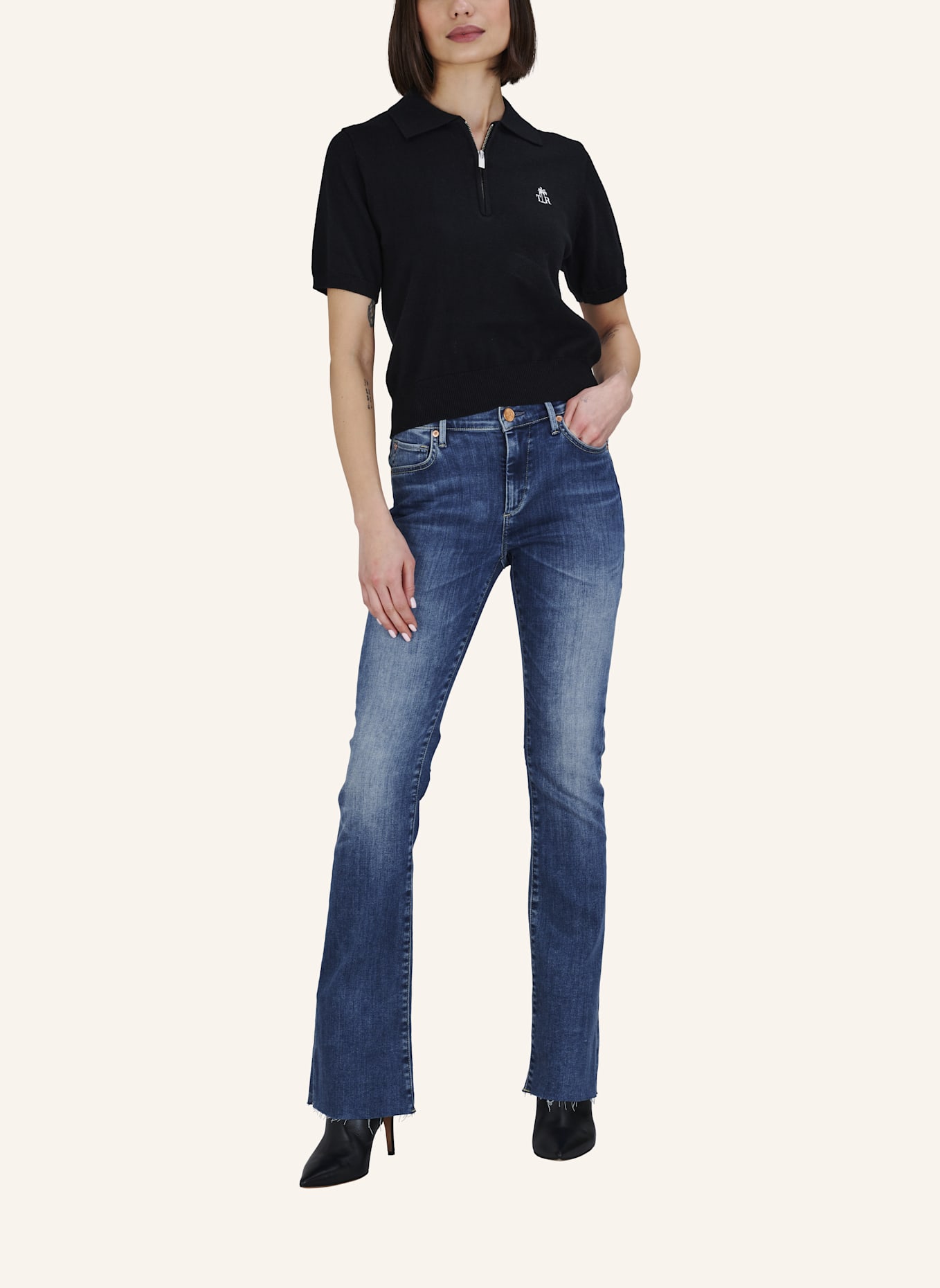 TRUE RELIGION Poloshirt: SCHWARZ