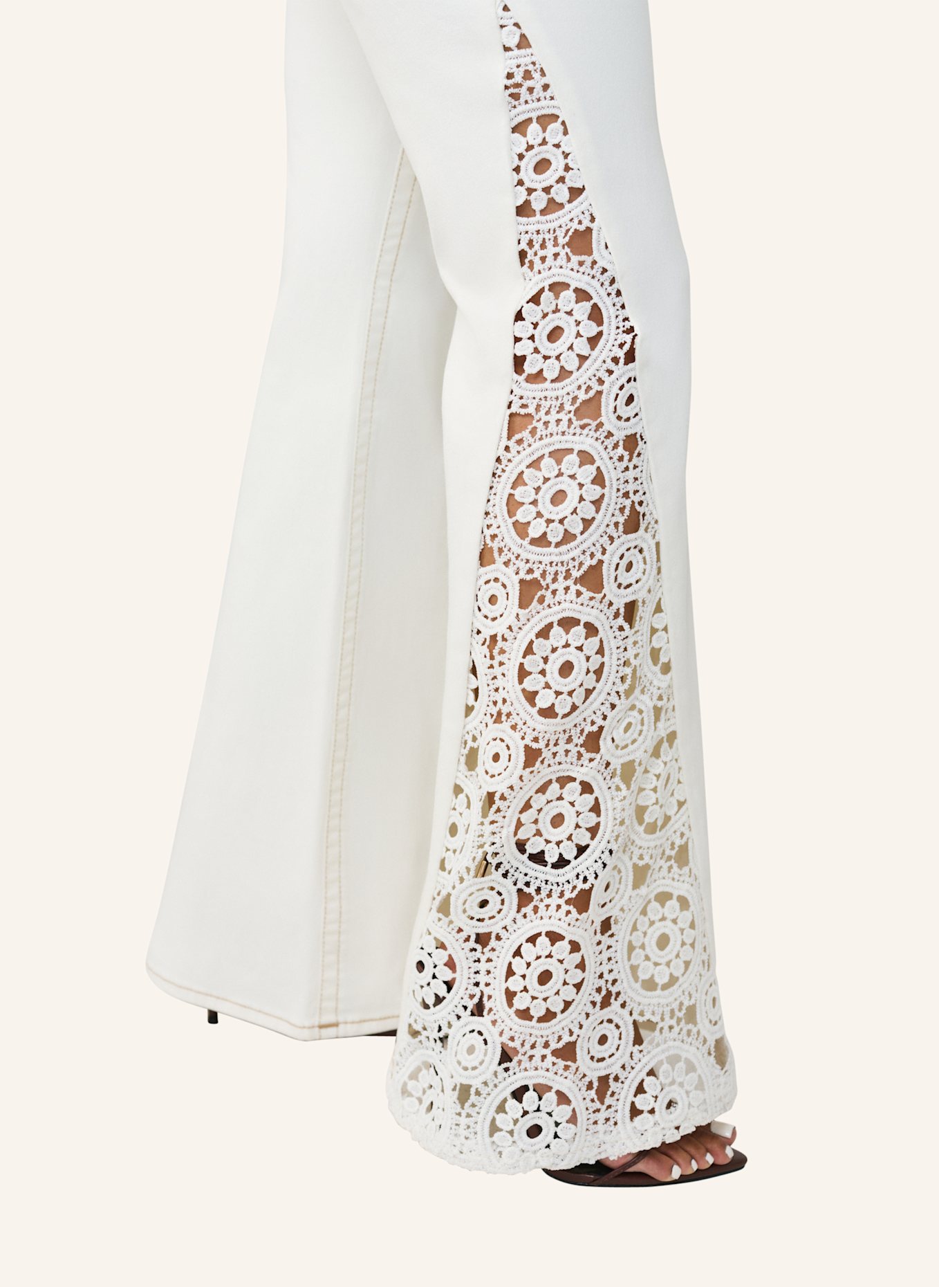 TRUE RELIGION Jeans CROCHET Flare: WEISS